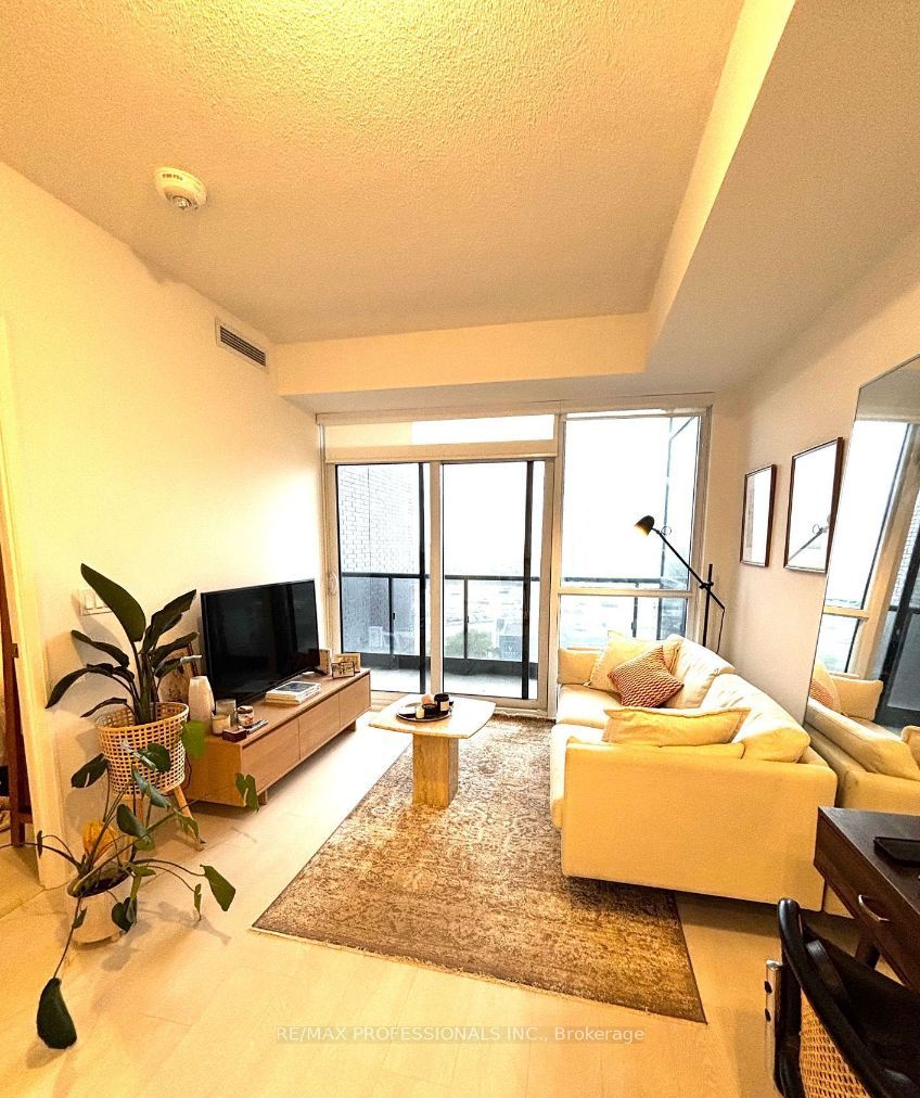10 Gibbs Road 726, Toronto, ON M9B 0E2 photo 5