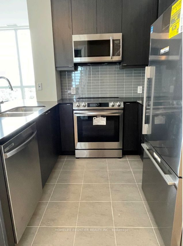 50 NW Thomas Riley Road NE 816, Toronto, ON M9N 0C5
