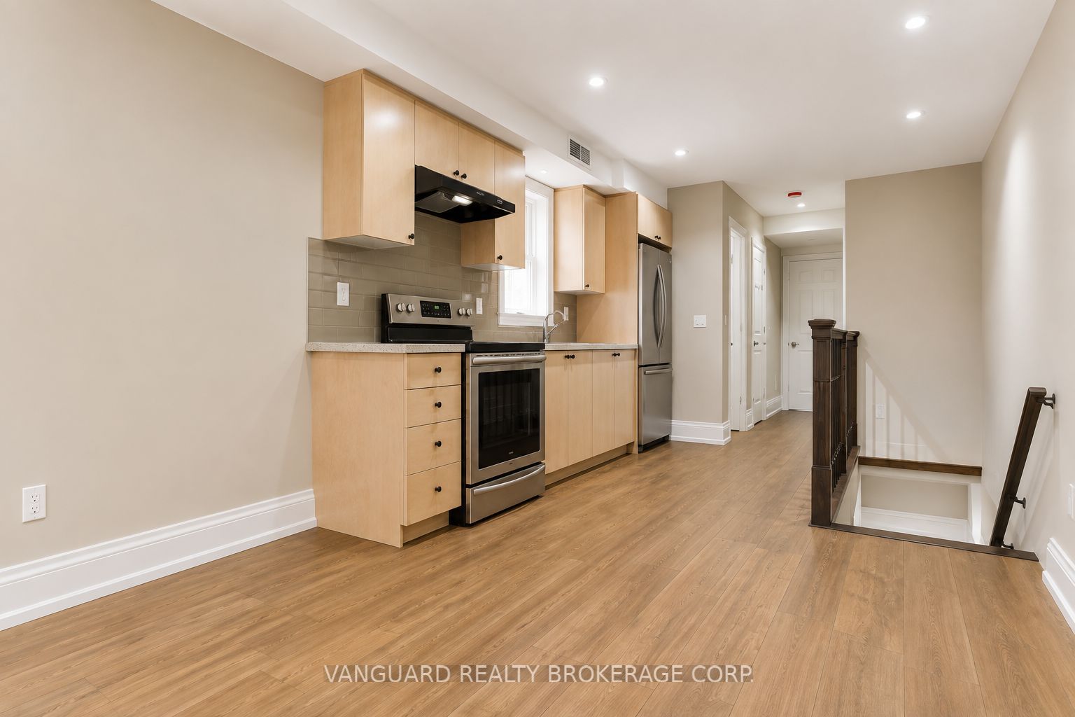170 Yarmouth Road 2nd Floor, Toronto, ON M6G 1X4 photo 3
