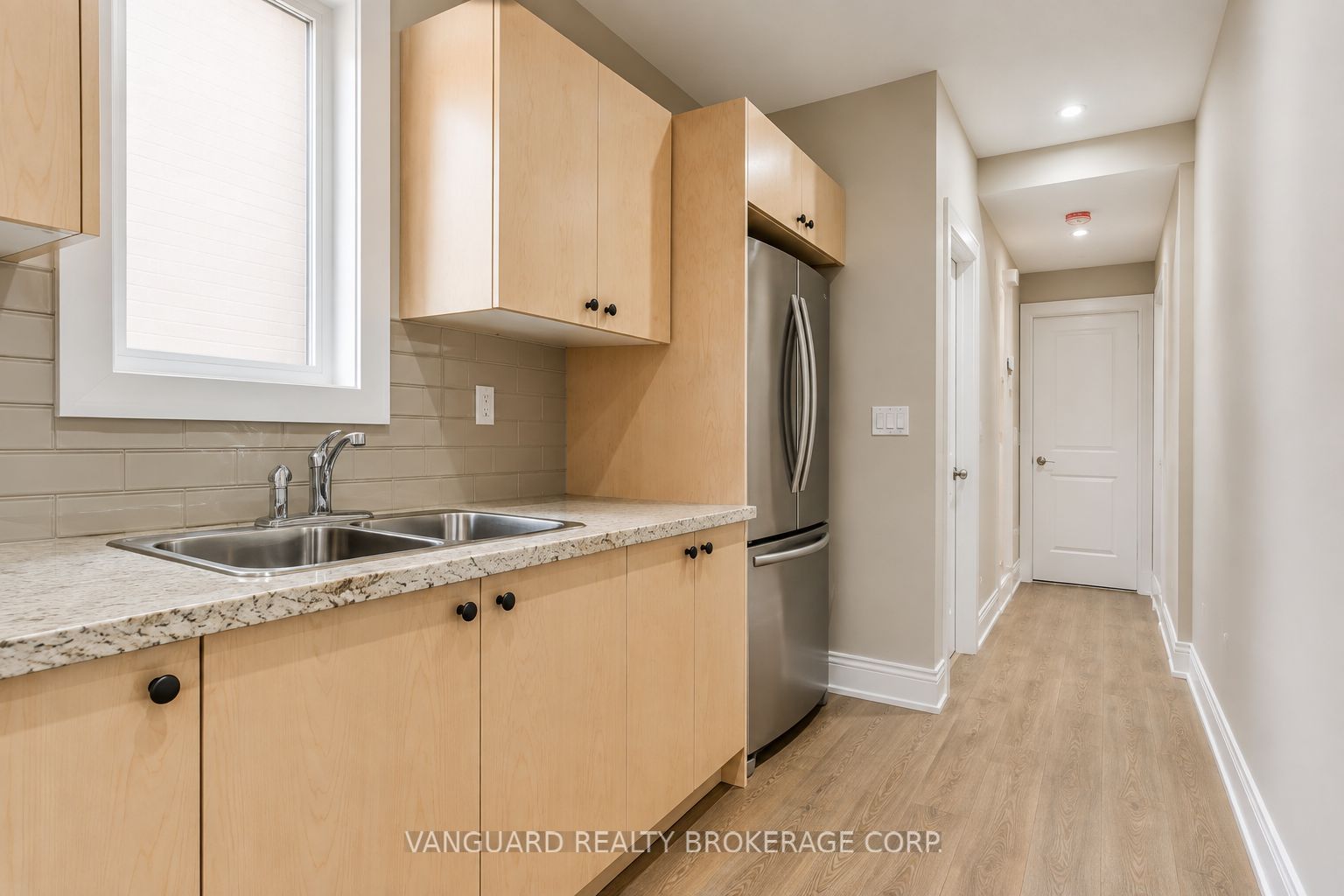 170 Yarmouth Road 2nd Floor, Toronto, ON M6G 1X4 photo 4