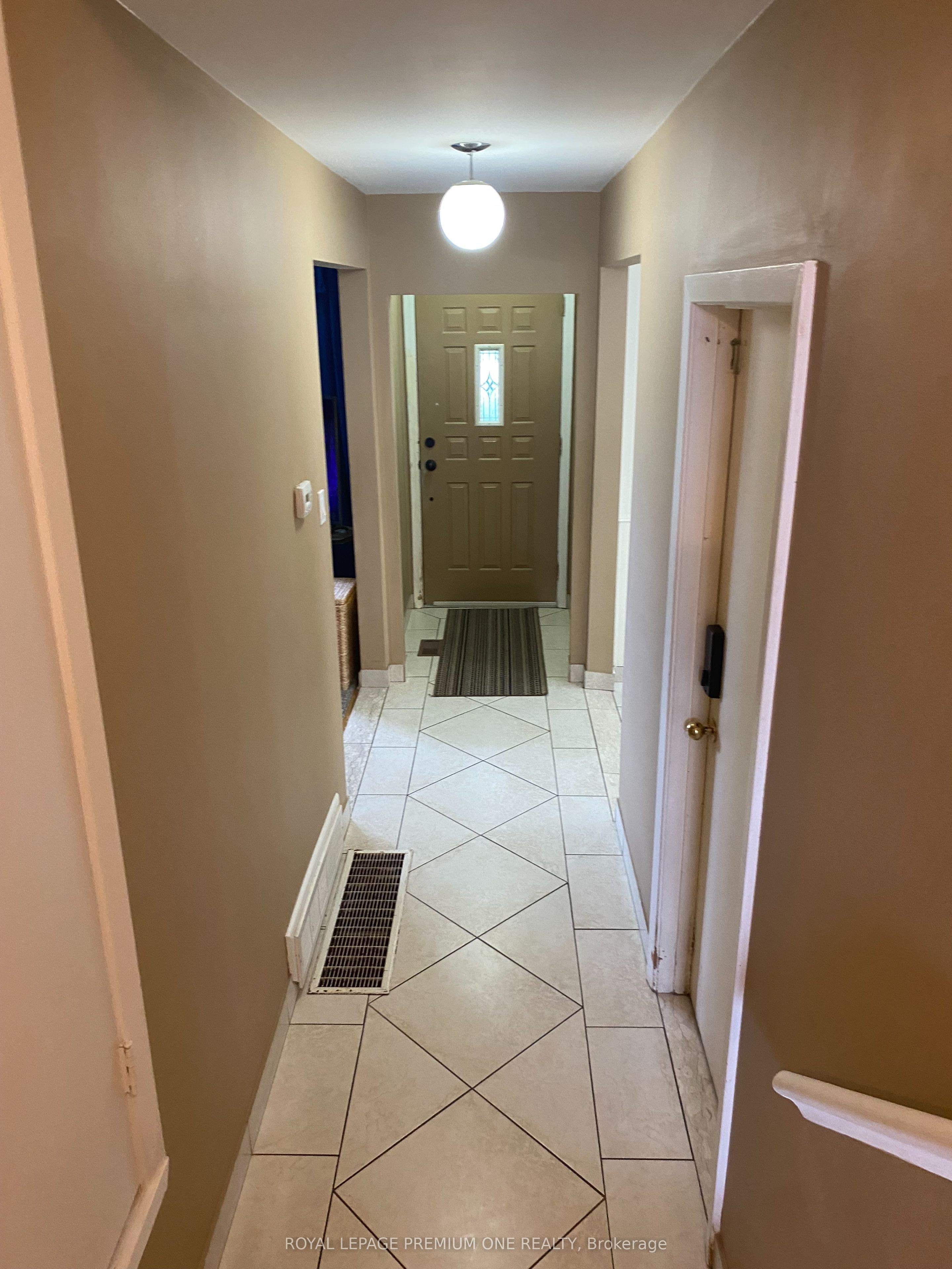 73 KANARICK Crescent, Toronto, ON M3L 1P3 photo 2