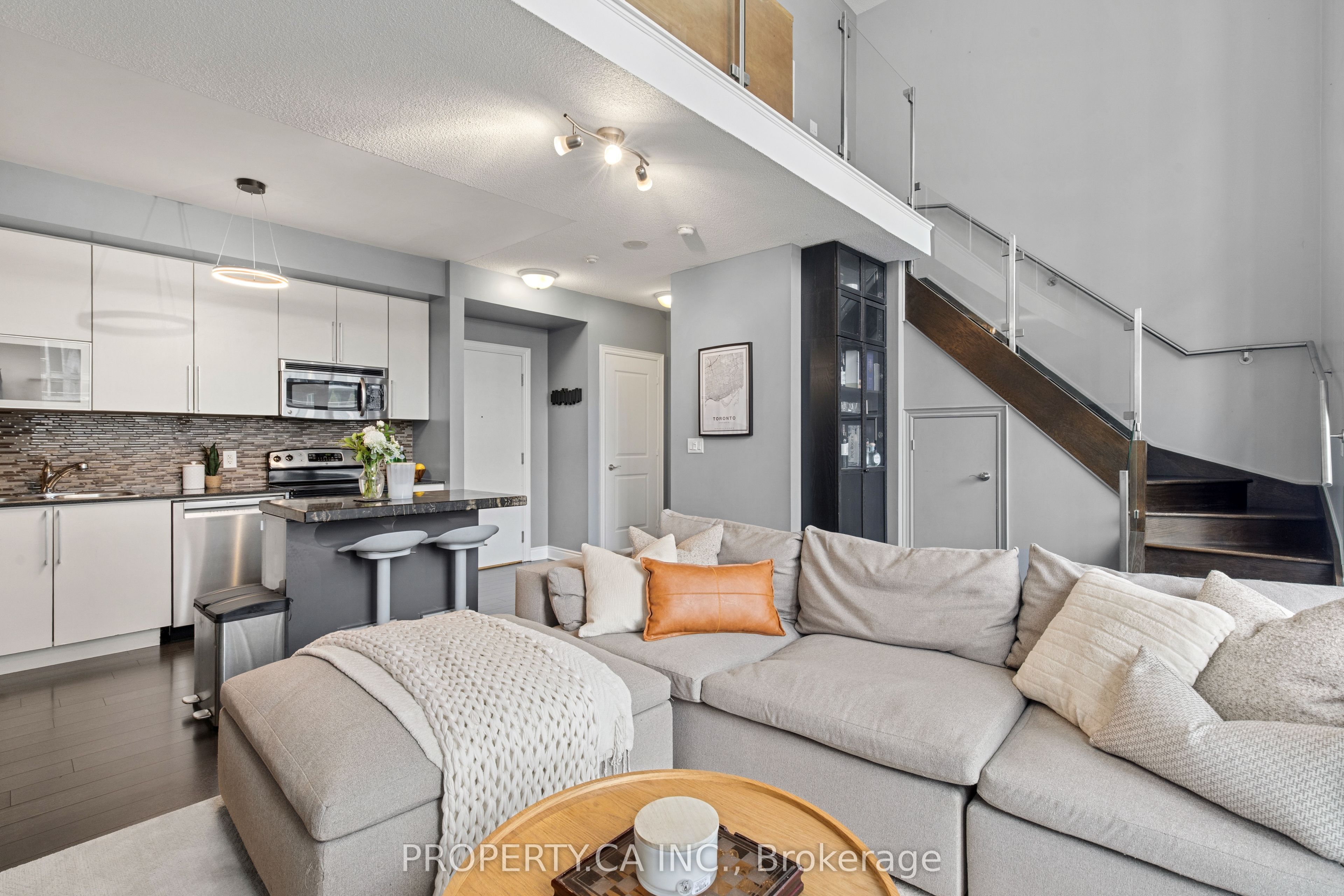16 Brookers Lane 211, Toronto, ON M8V 0A5