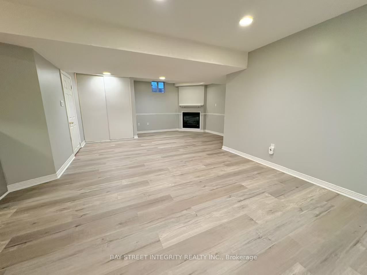 414 River Glen Boulevard, Oakville, ON L6H 5X5 photo 2
