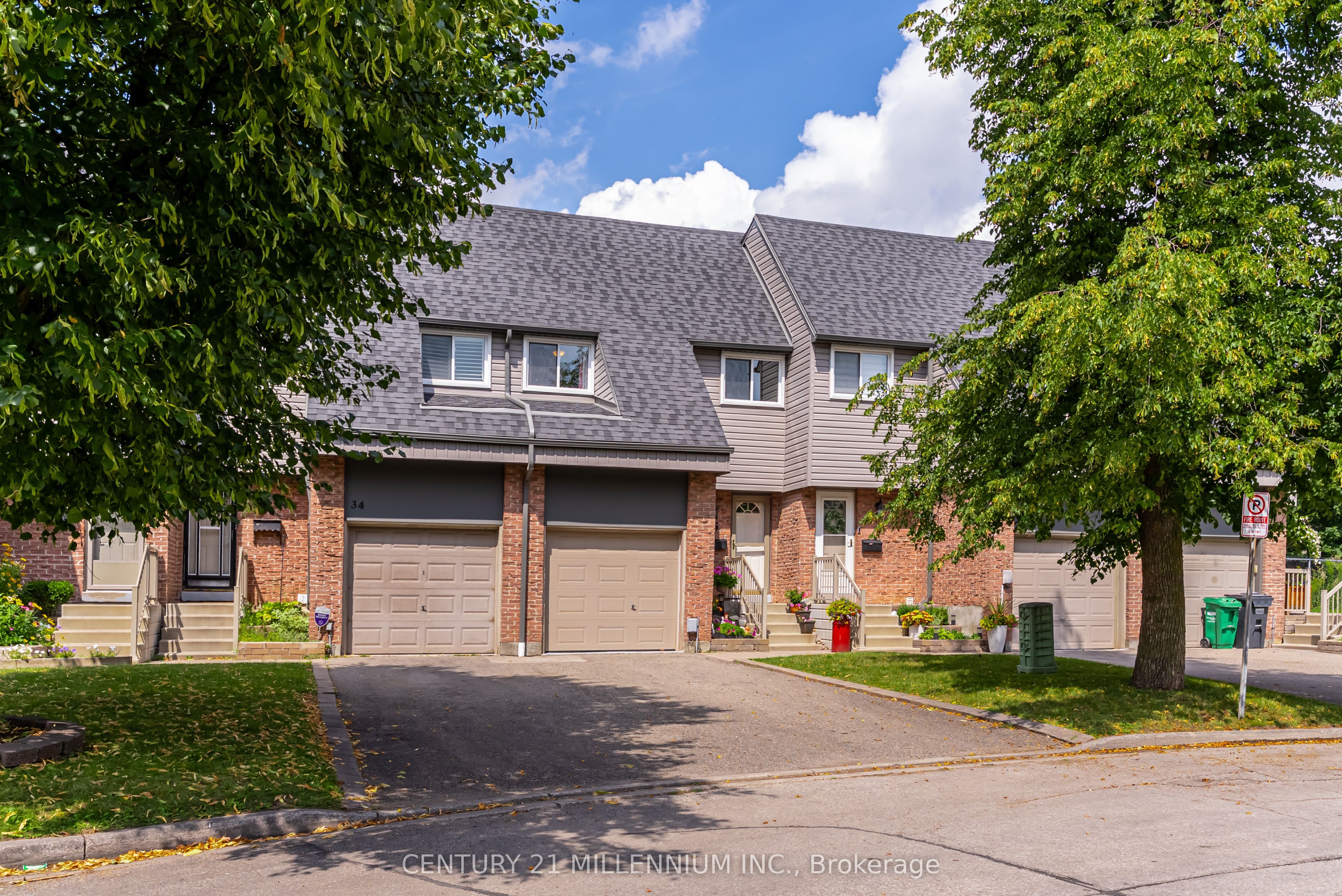 35 Tara Park Crescent, Brampton, ON L6V 3E3 photo 2