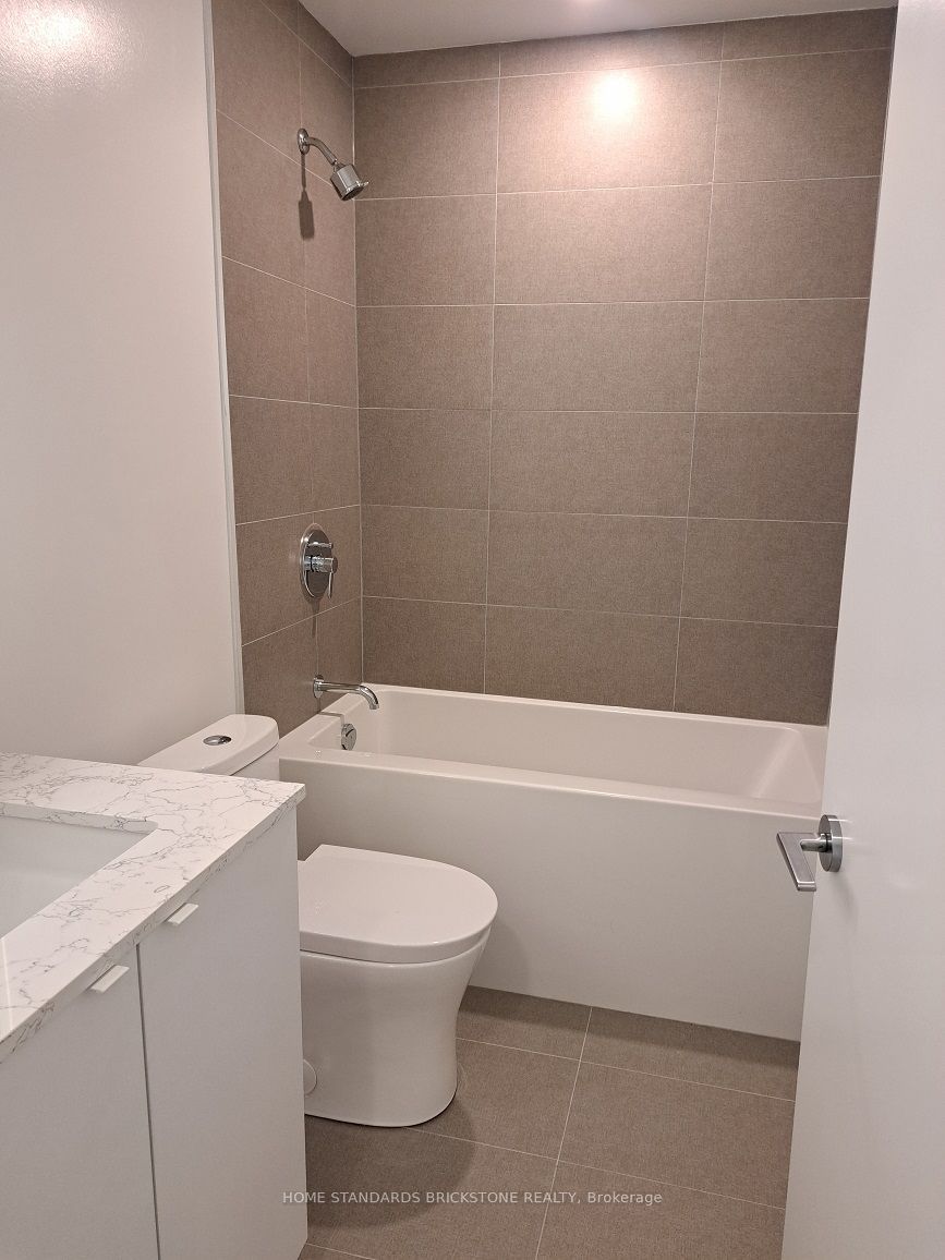 270 Dufferin Street 215, Toronto, ON M6K 0H8 photo 3
