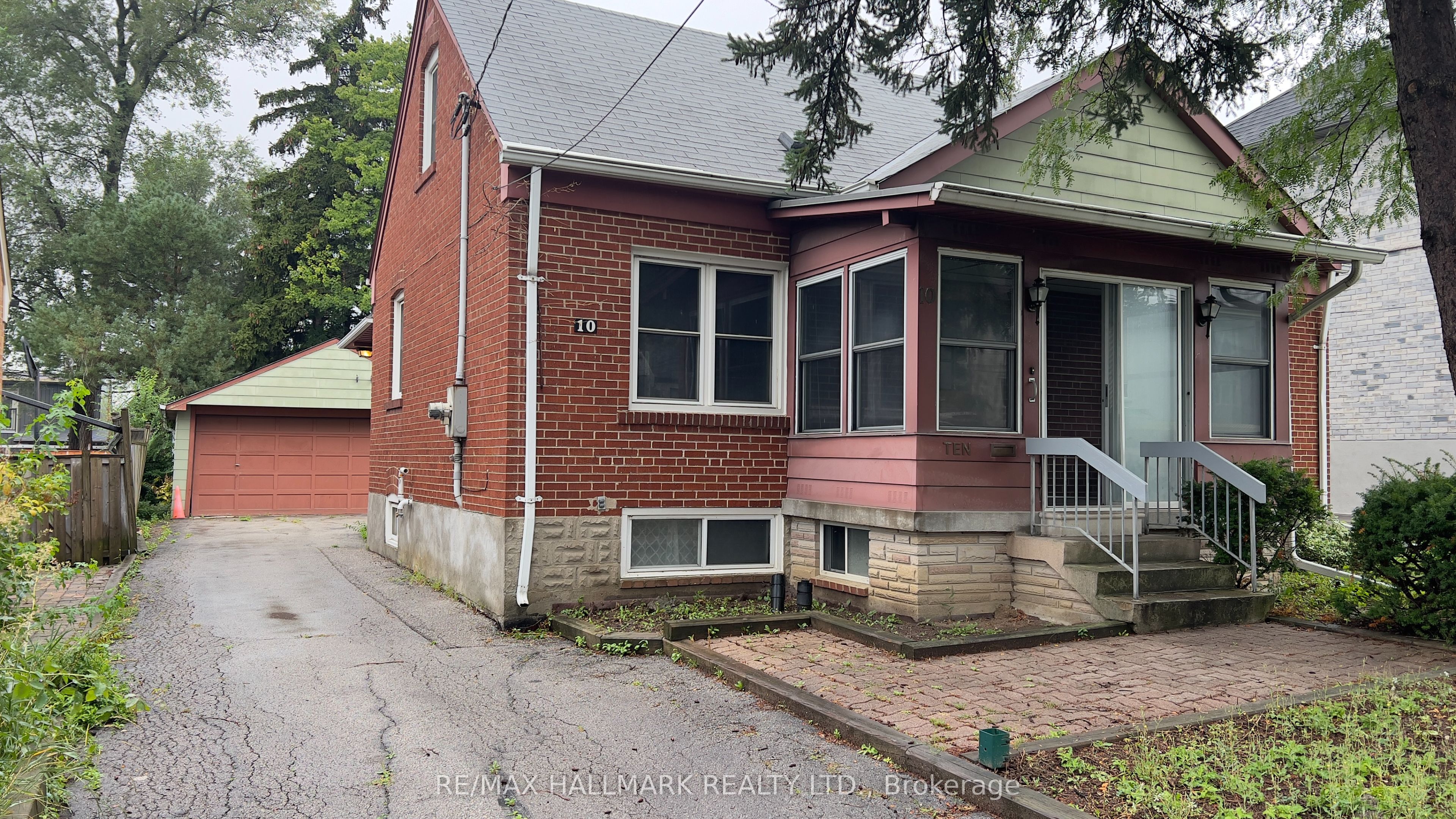 10 Adele Avenue, Toronto, ON M3L 1J1 photo 2