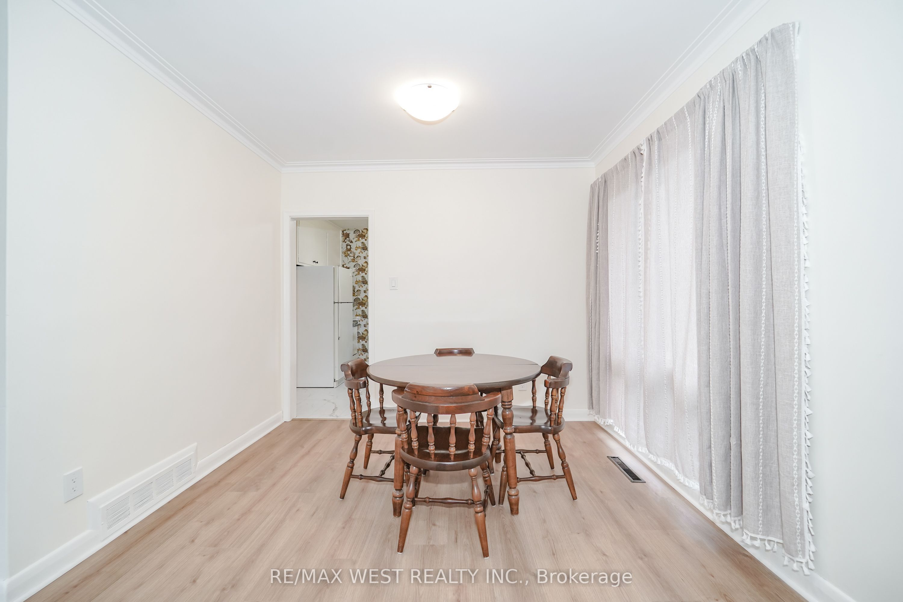 5 Cromarty Drive, Toronto, ON M9W 2R5 photo 4