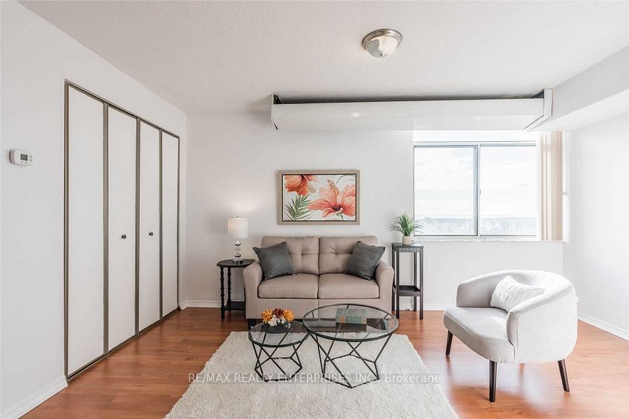 3100 Kirwin Avenue 2702, Mississauga, ON L5A 3S6 photo 4