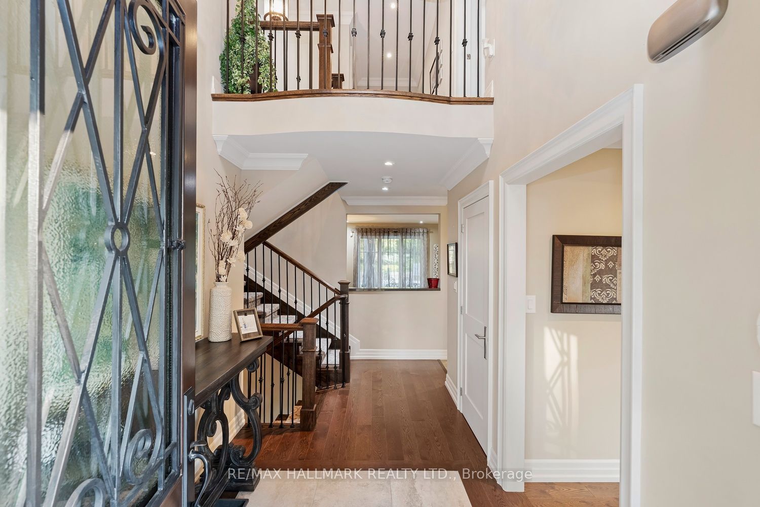 25 Queensborough Crescent, Toronto, ON M9R 1A1 photo 5