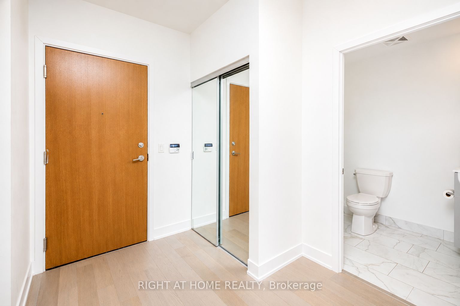 20 Shore Breeze Drive LPH02B, Toronto, ON M8V 1A1 photo 2