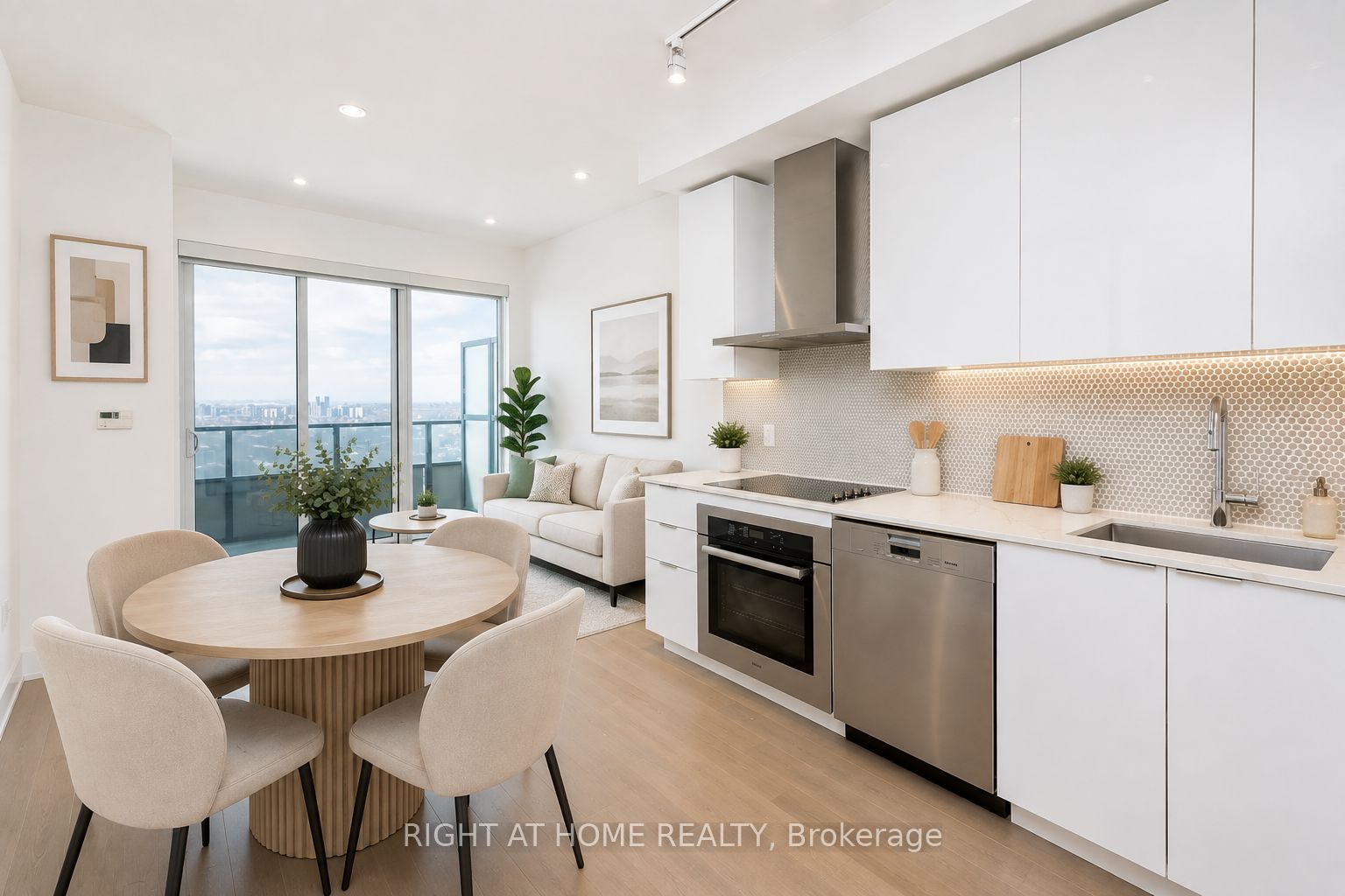 20 Shore Breeze Drive LPH02B, Toronto, ON M8V 1A1 photo 3