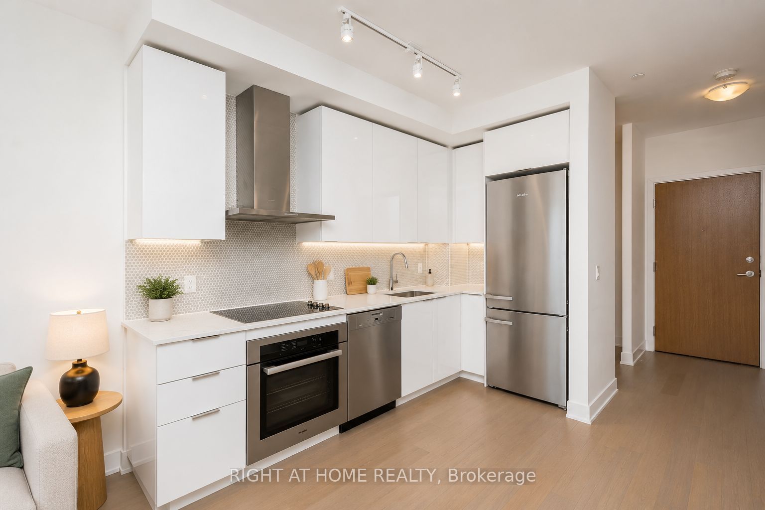 20 Shore Breeze Drive LPH02B, Toronto, ON M8V 1A1 photo 4