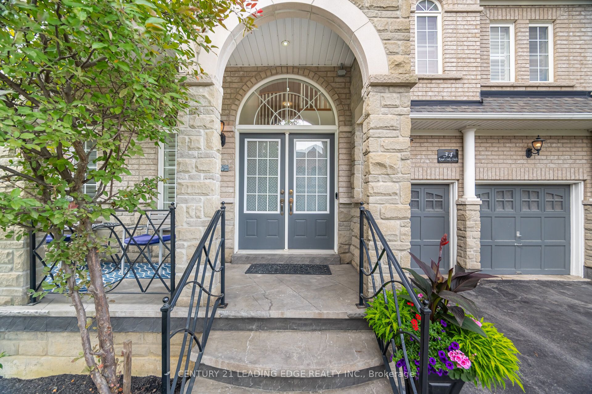 34 Royal Links Circle, Brampton, ON L6P 2Z9 photo 4