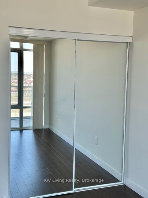 360 Square One Drive 1810, Mississauga, ON L5B 0G7 photo 5
