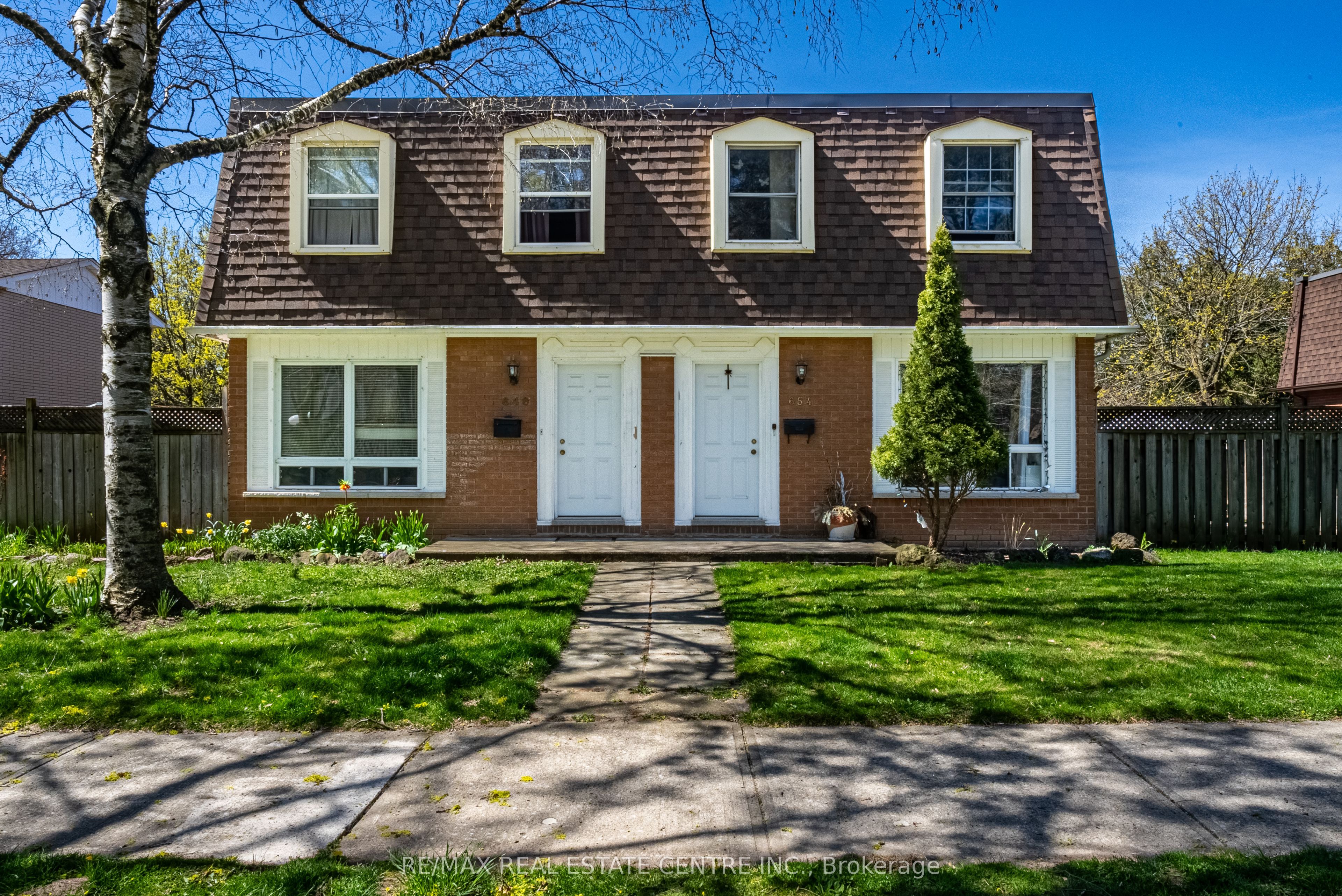 648-654 Francis Road S, Burlington, ON L7T 3X7