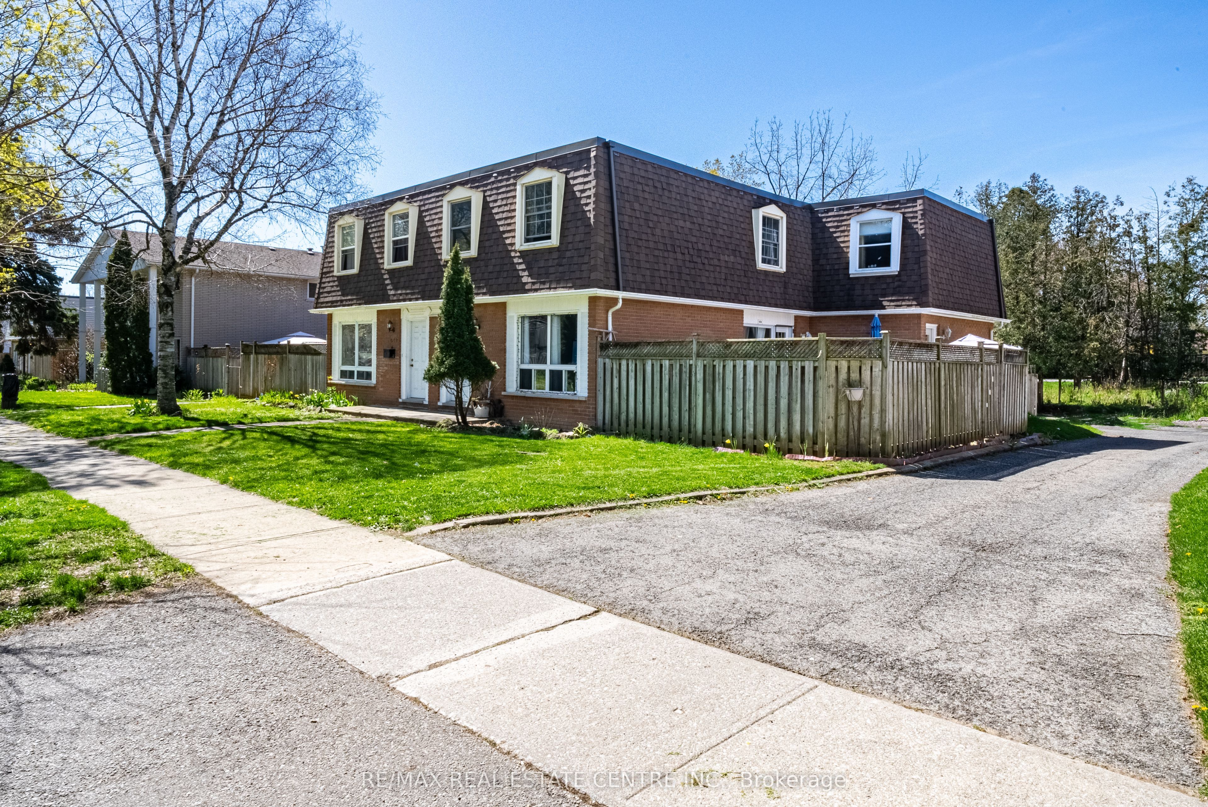 648-654 Francis Road S, Burlington, ON L7T 3X7 photo 4