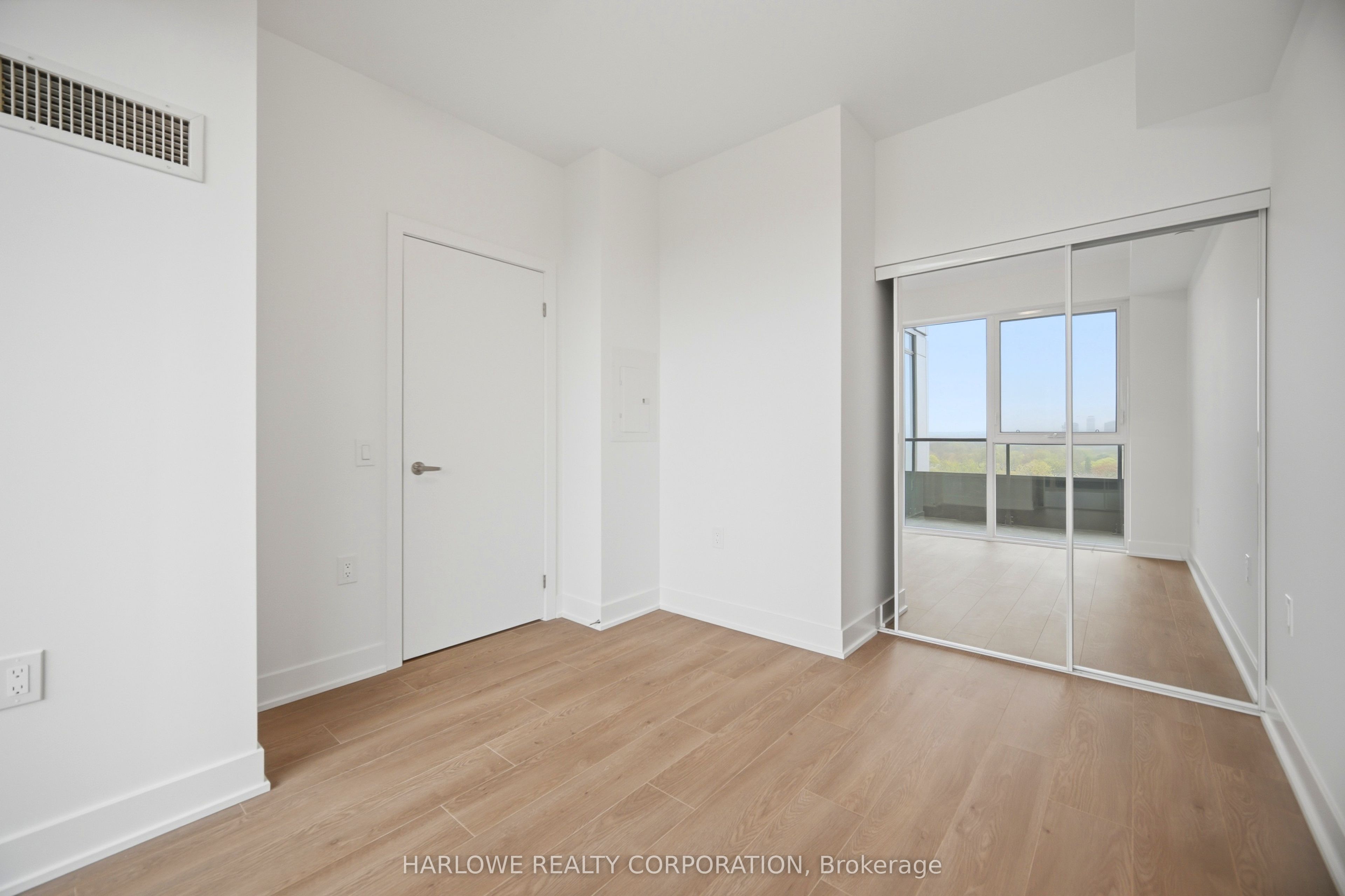 2088 James Street 1002, Burlington, ON L7R 0H2 photo 5