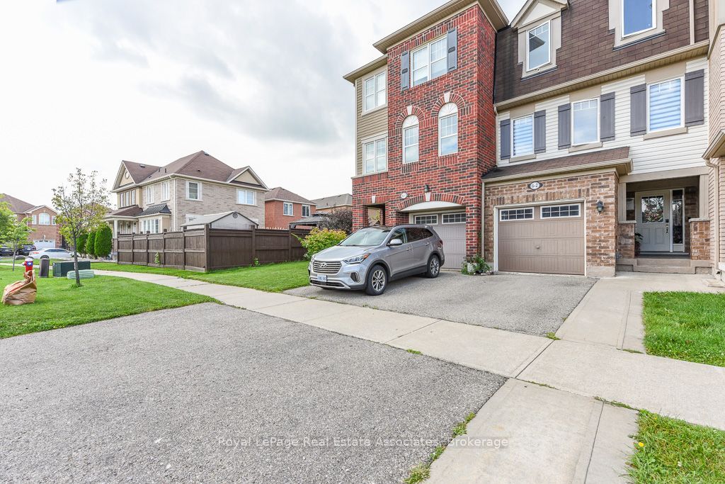 6 Ventura Avenue 2, Brampton, ON L6Y 4Y9 photo 2