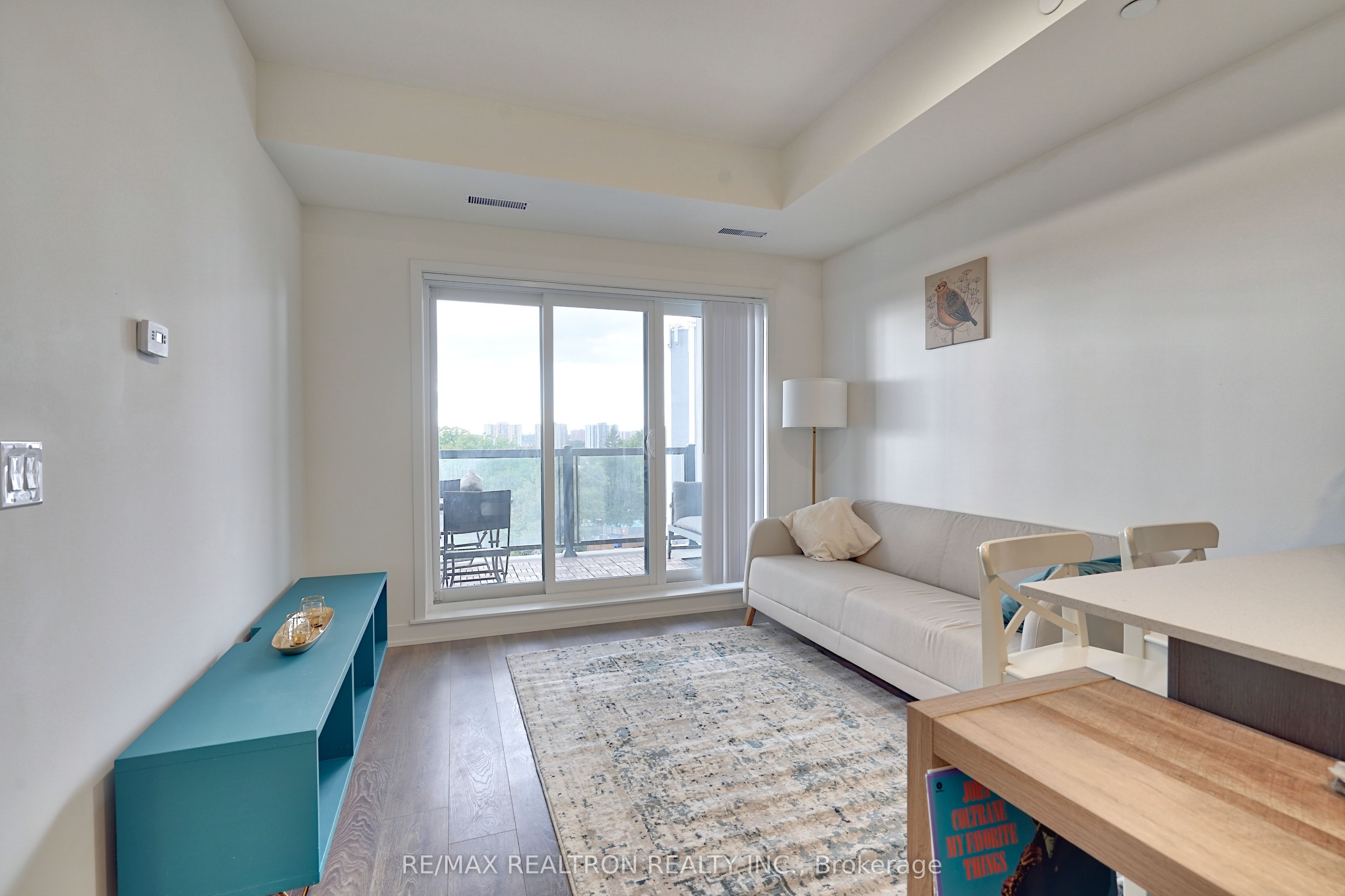 160 Canon Jackson Drive 606, Toronto, ON M6M 0B6 photo 3