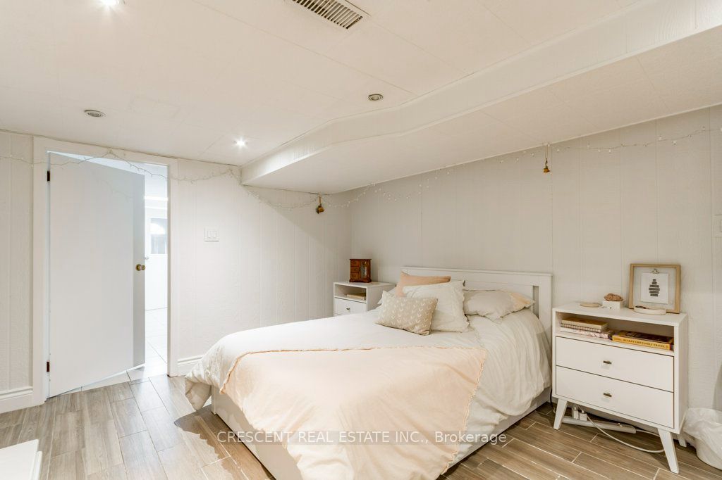 603 Saint Clarens Avenue Lower, Toronto, ON M6H 3W8 photo 2