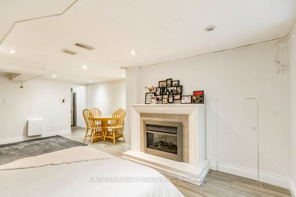 603 Saint Clarens Avenue Lower, Toronto, ON M6H 3W8 photo 4