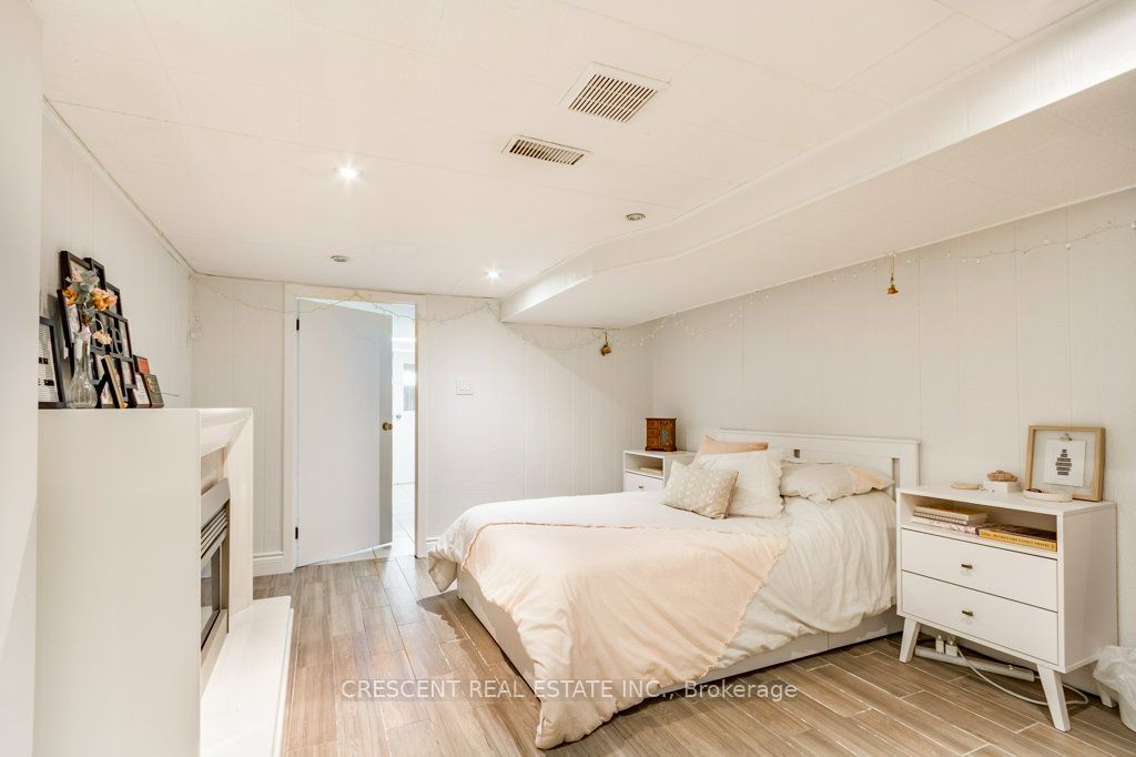603 Saint Clarens Avenue Lower, Toronto, ON M6H 3W8 photo 5