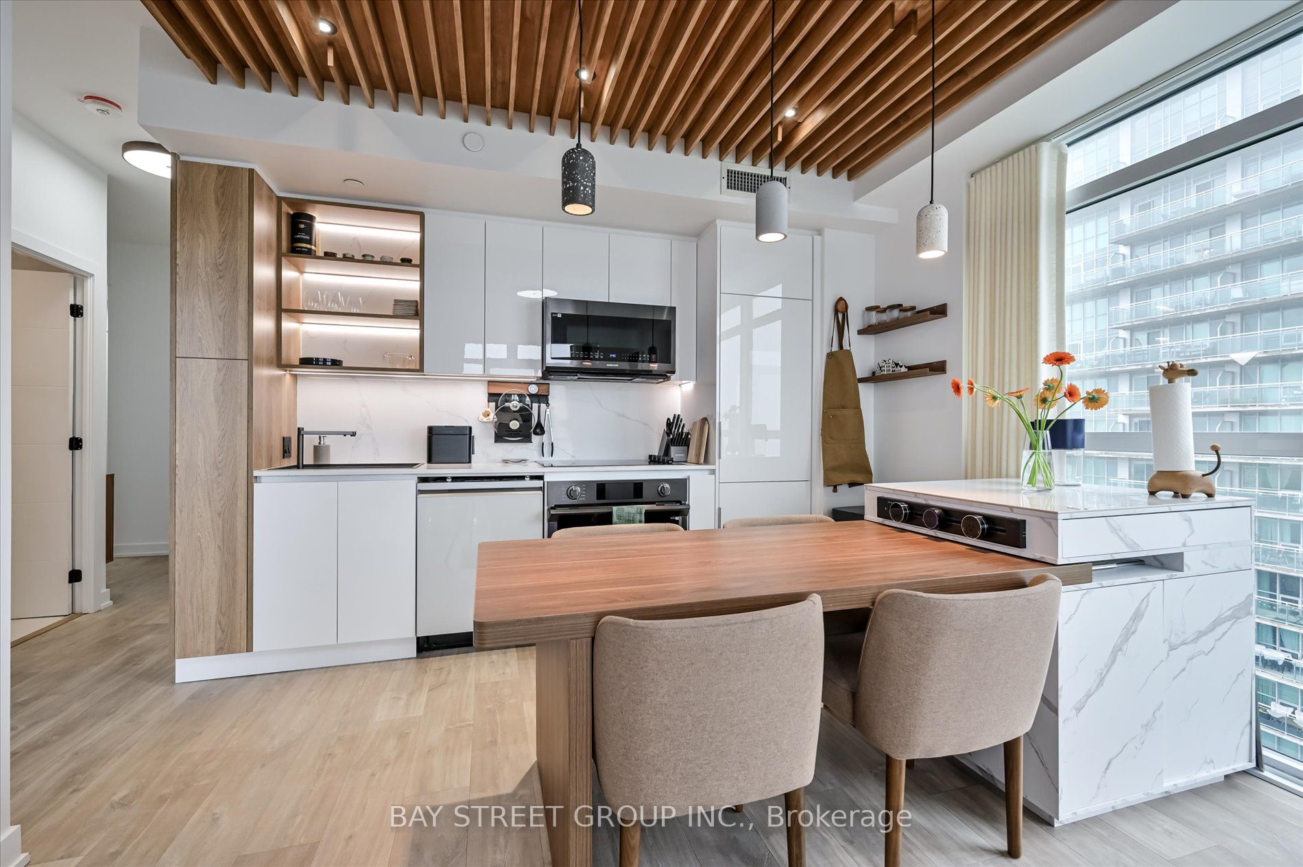 251 Manitoba Street 1604, Toronto, ON M8Y 0C7
