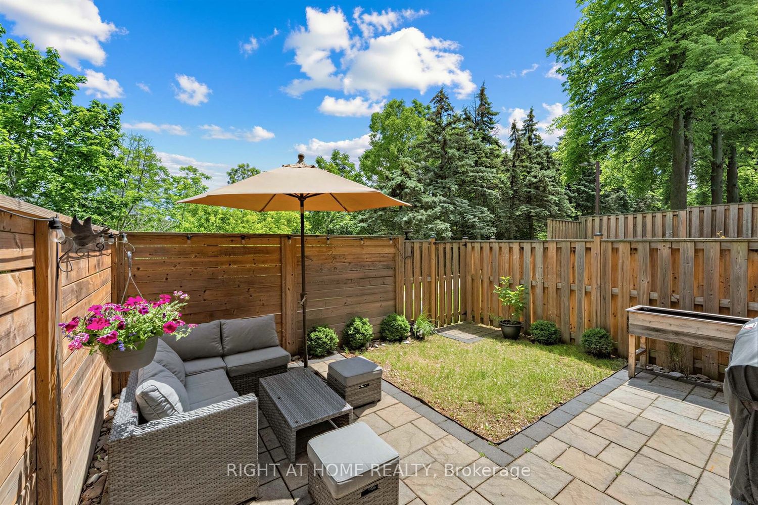 2065 Amherst Heights Court 21, Burlington, ON L7P 4R8 photo 2