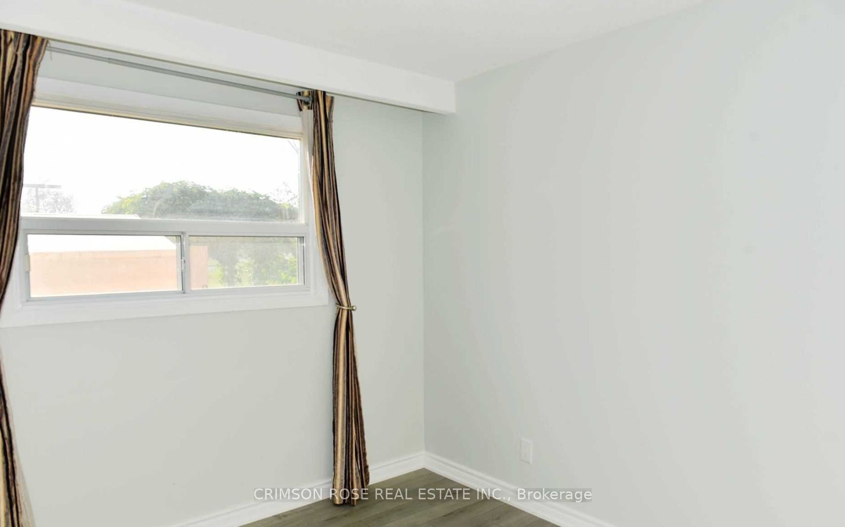 481 Fergo Avenue Main Floor, Mississauga, ON L5B 2J2 photo 5