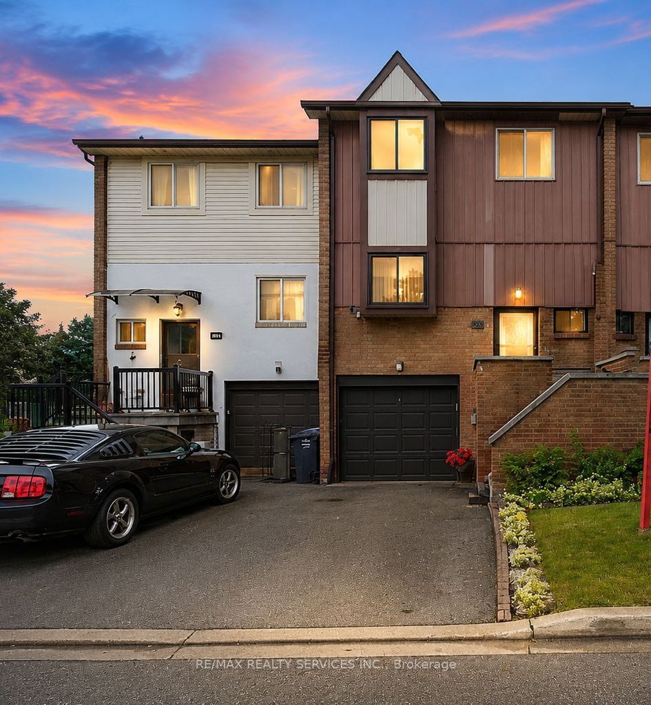 68 Baronwood Court 68, Brampton, ON L6V 3H7