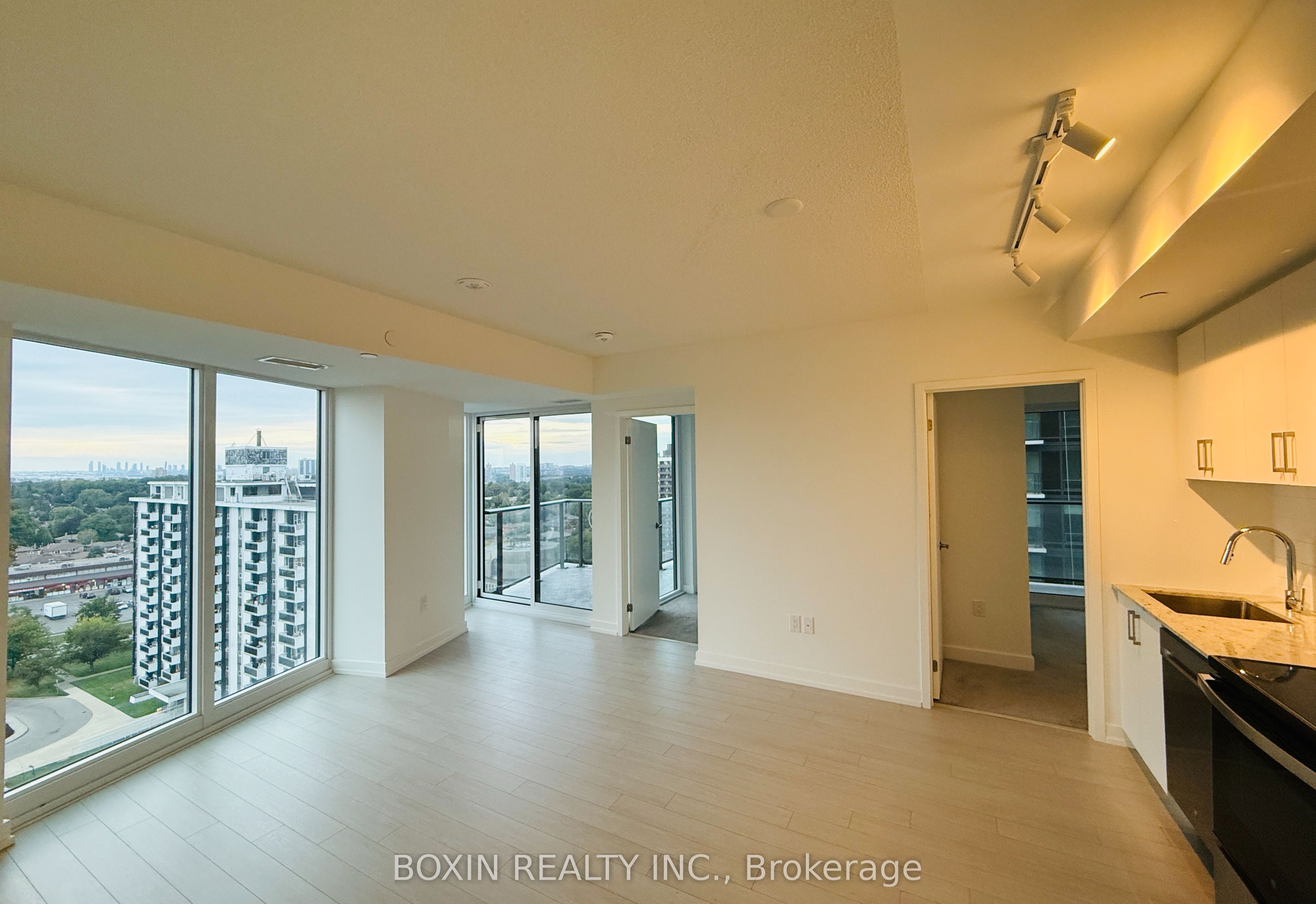 4010 Eglinton Avenue W 1204, Toronto, ON M9A 0G5 photo 2
