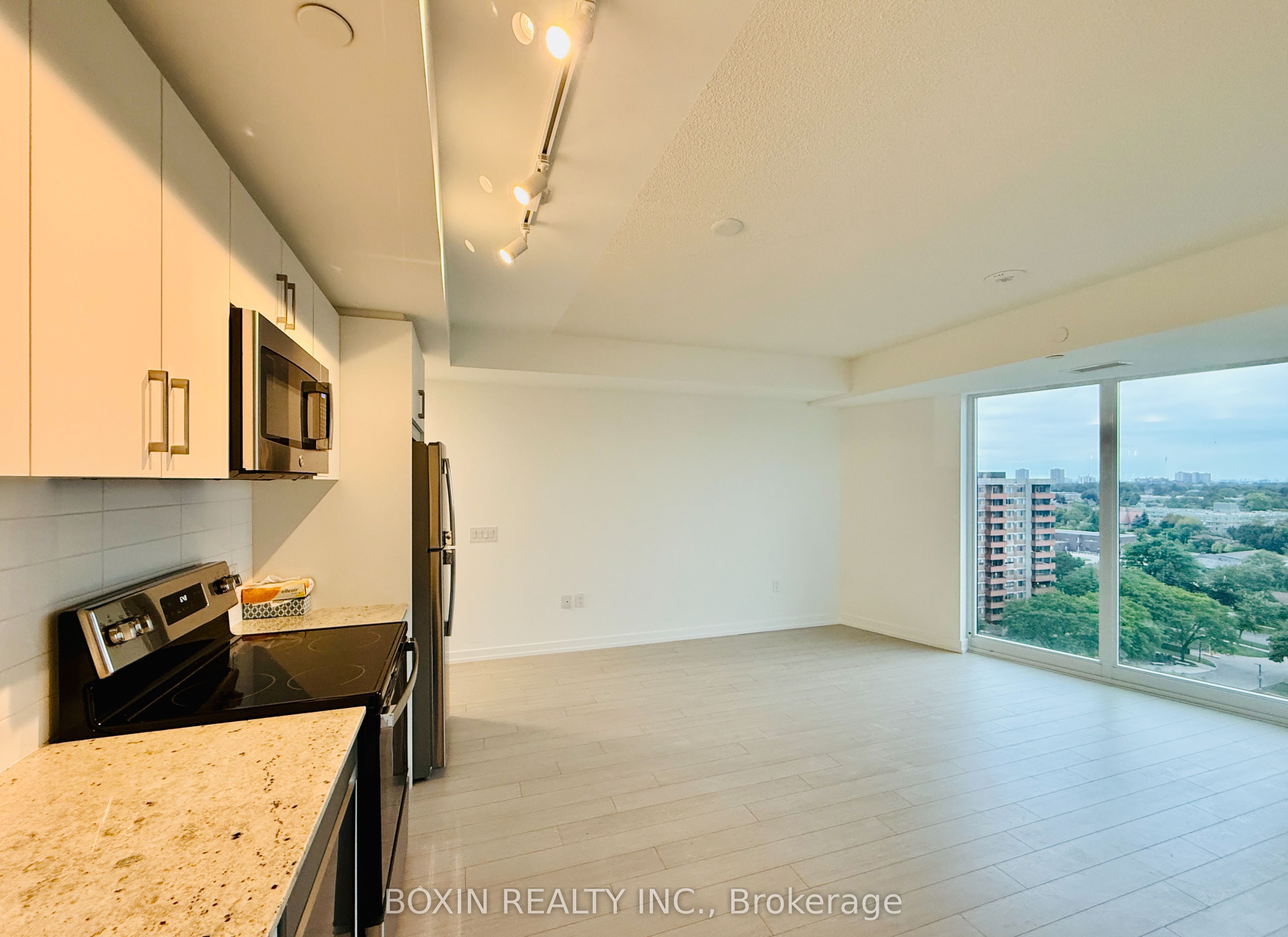 4010 Eglinton Avenue W 1204, Toronto, ON M9A 0G5 photo 4