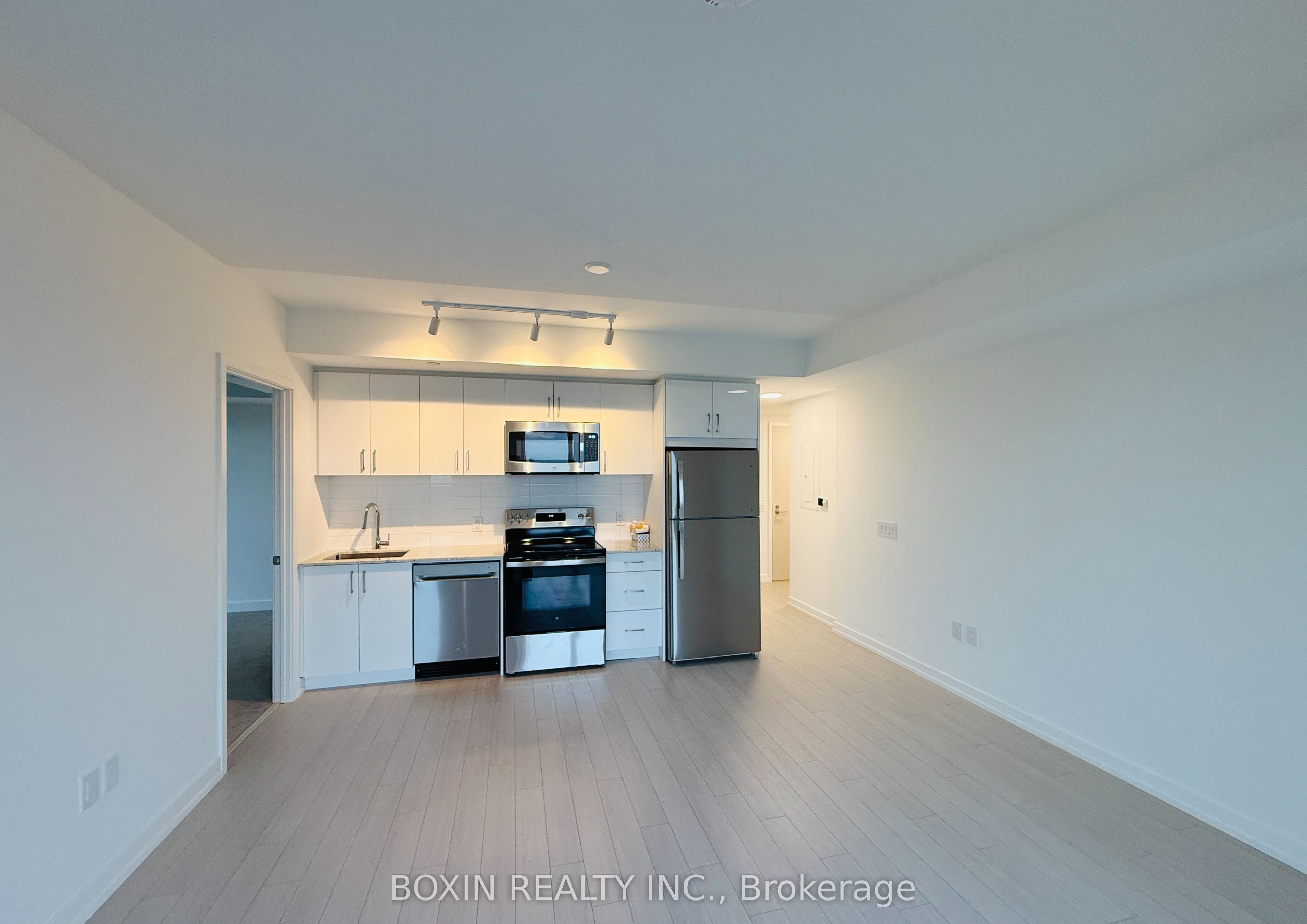 4010 Eglinton Avenue W 1204, Toronto, ON M9A 0G5 photo 5
