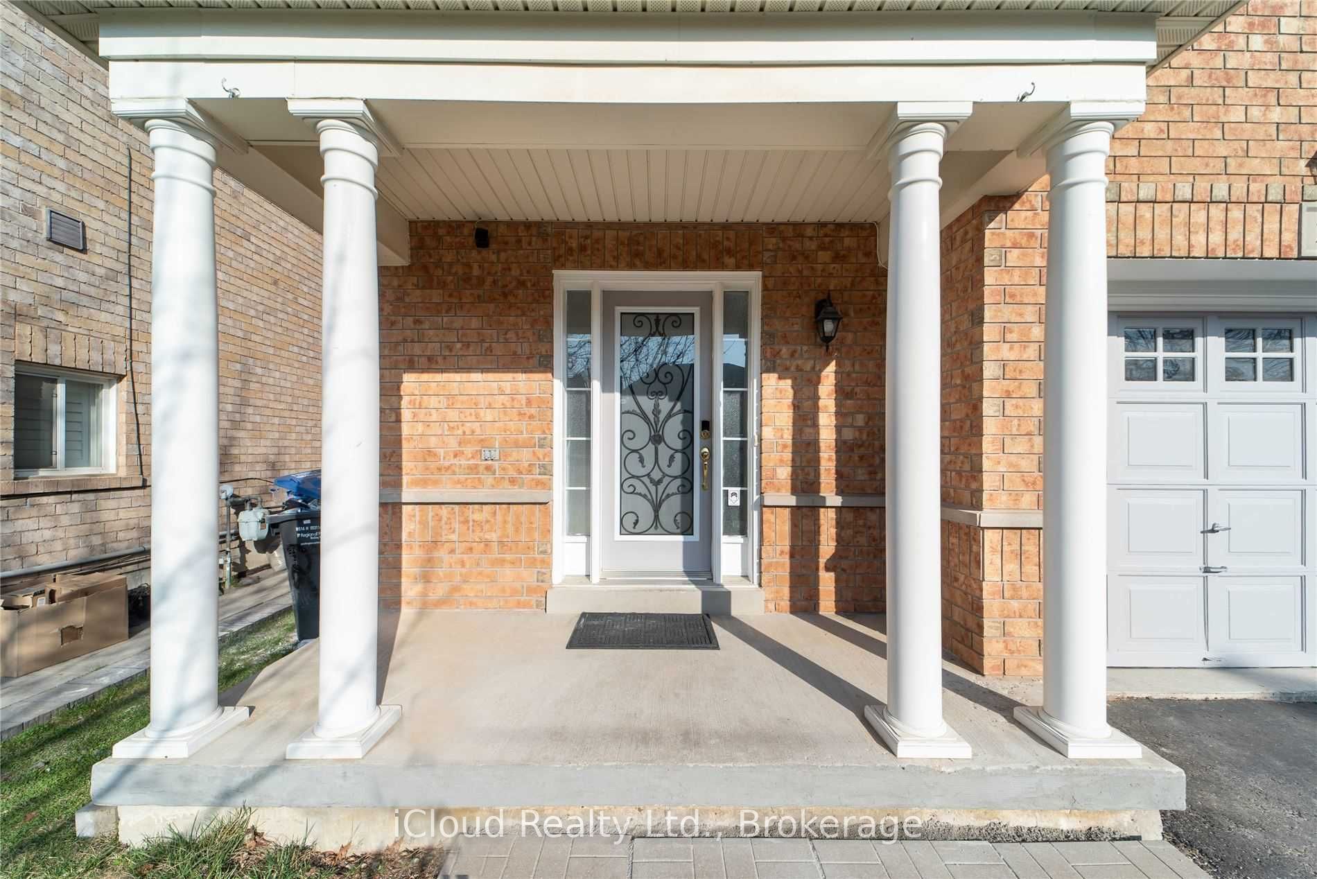 27 Hollingsworth Circle, Brampton, ON L7A 0J7