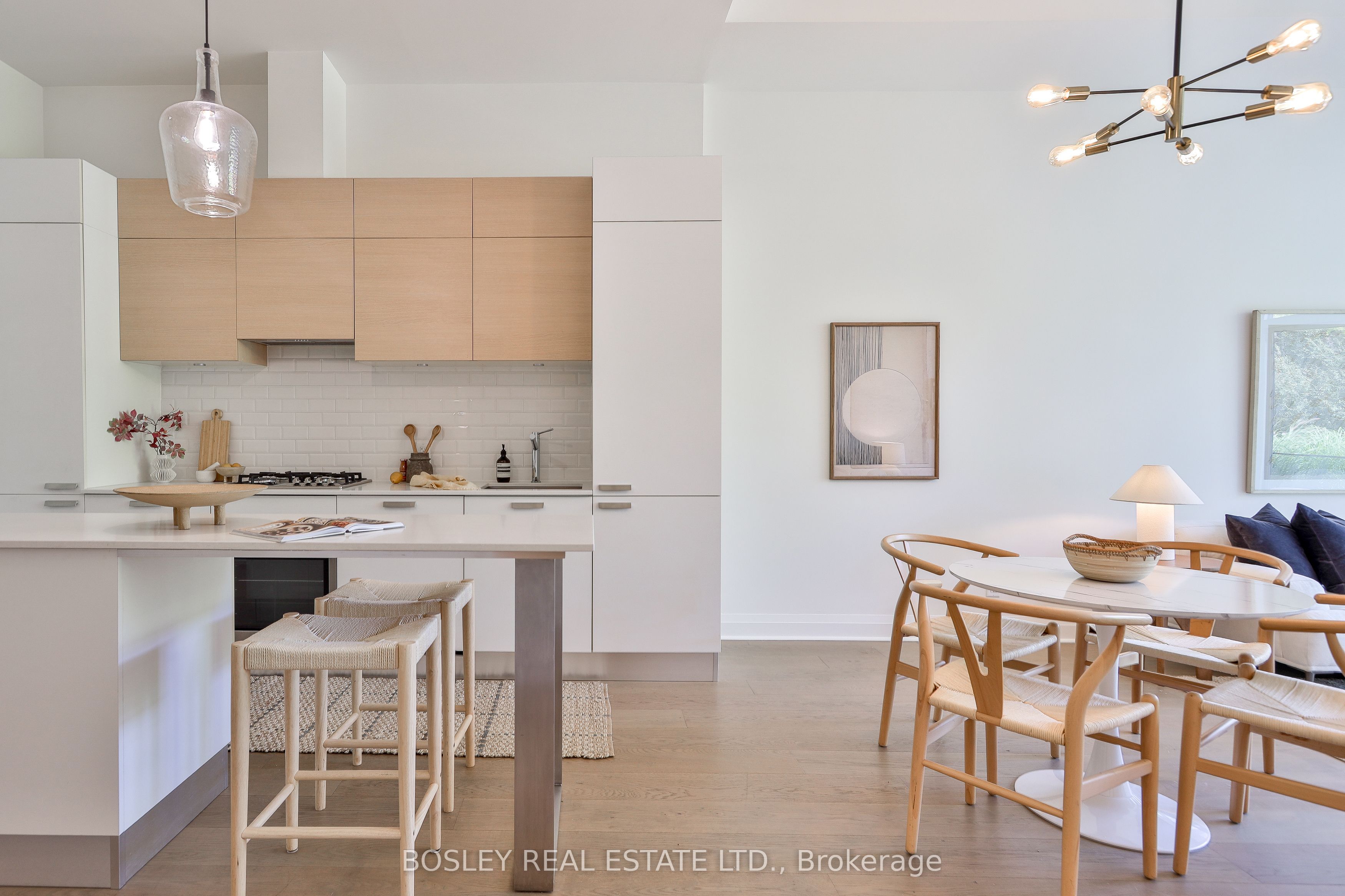 245 Perth Avenue 102, Toronto, ON M6P 3X9 photo 3