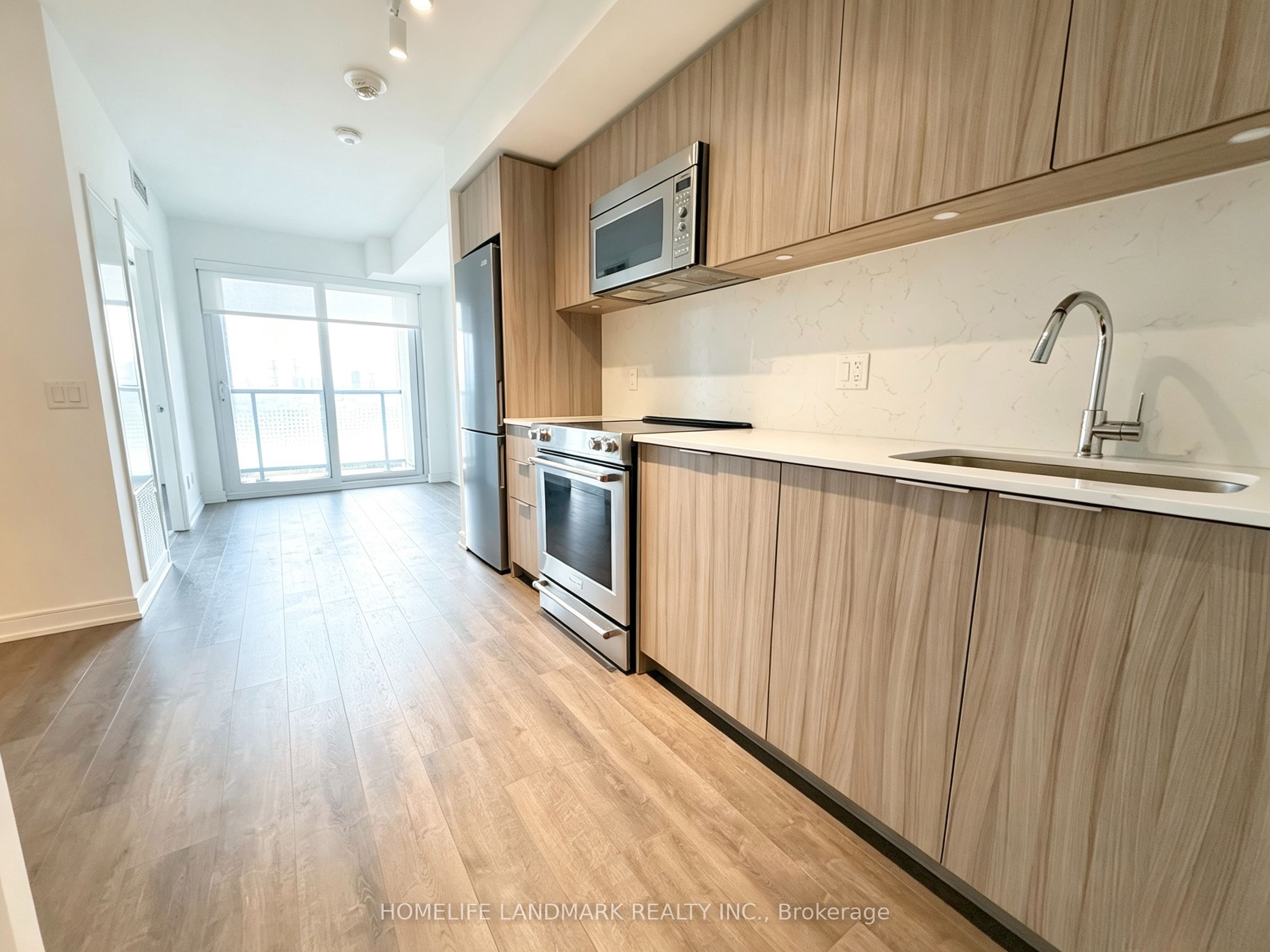 30 Samuel Wood Way 312, Toronto, ON M9B 1B1 photo 3