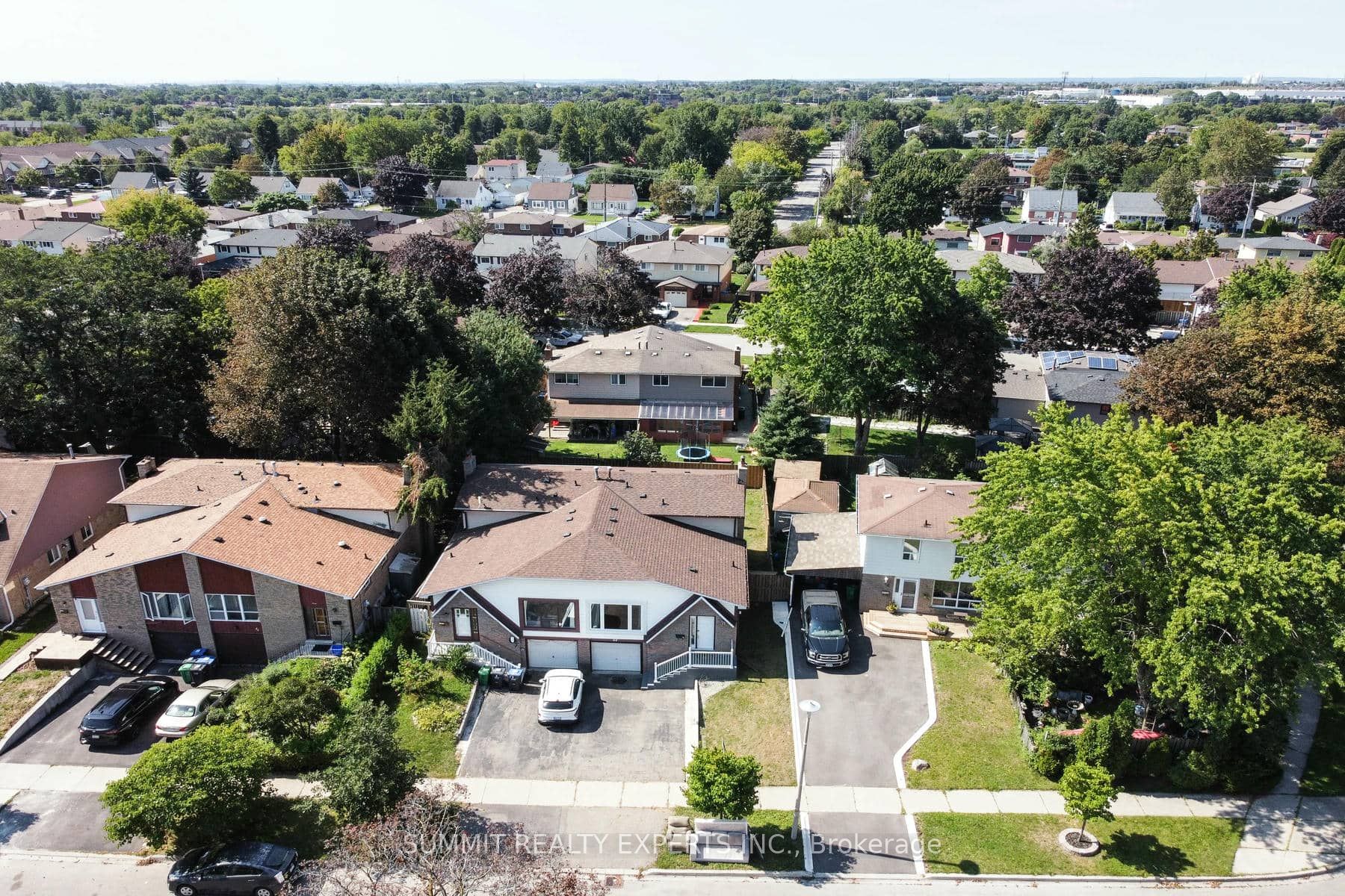 44 Nancy Mccredie Drive, Brampton, ON L6X 2N5 photo 2