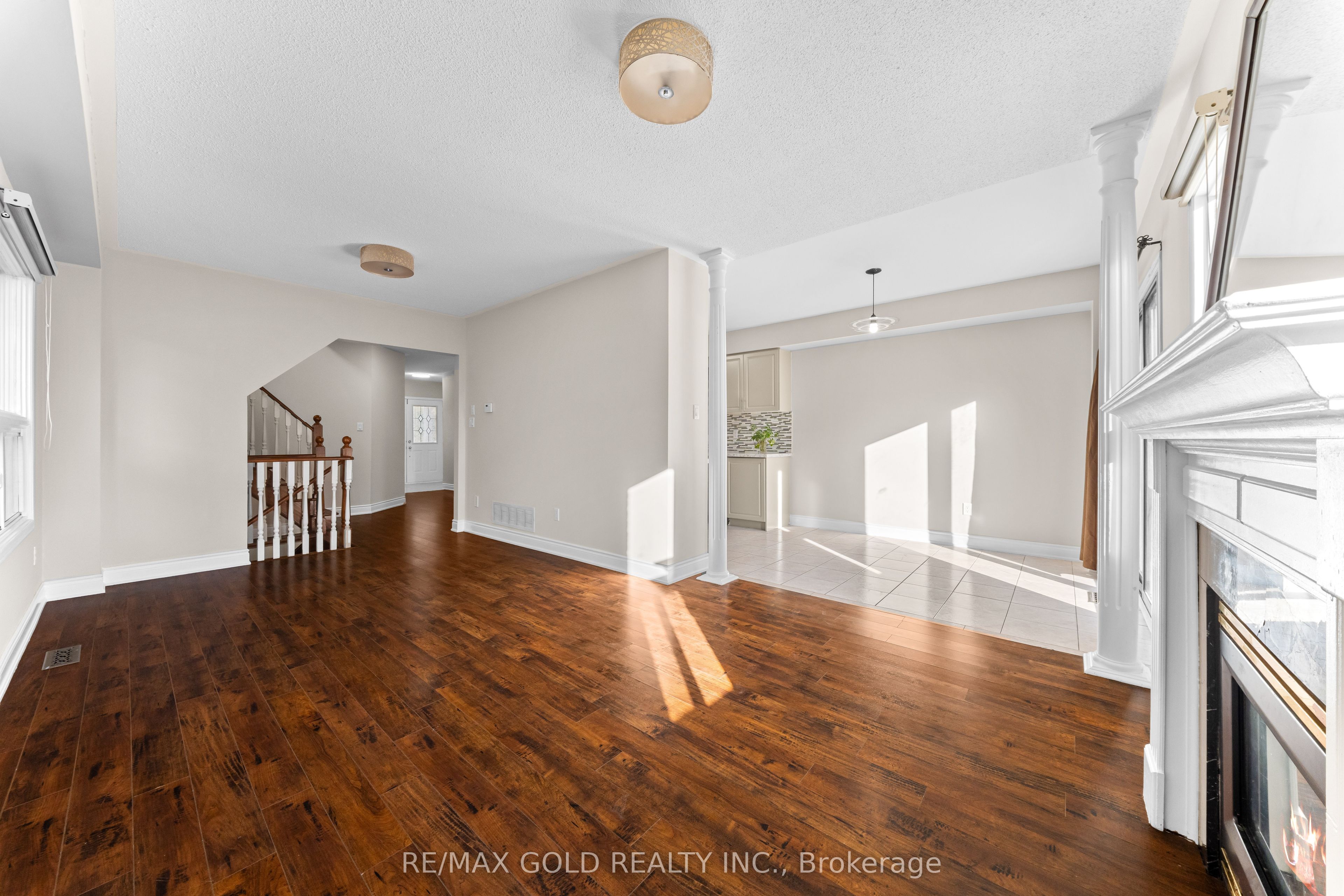 24 Alberta Terrace, Brampton, ON L6R 2H8 photo 4