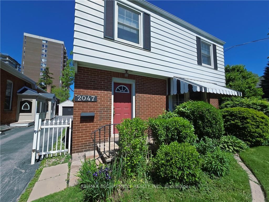 2047 James Street, Burlington, ON L7R 1H4 photo 2