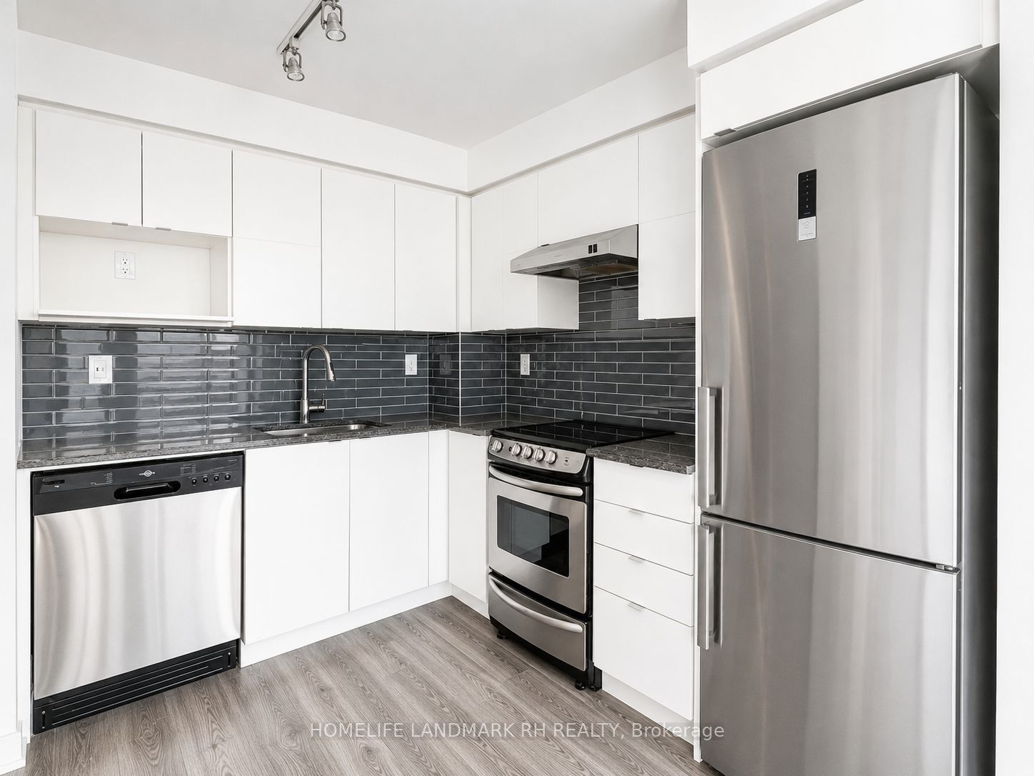 160 Flemington Road 1117, Toronto, ON M6A 1N6 photo 5