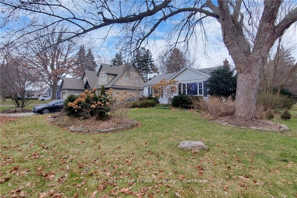 925 Kingsway Drive Basement, Burlington, ON K7T 3J1 photo 3