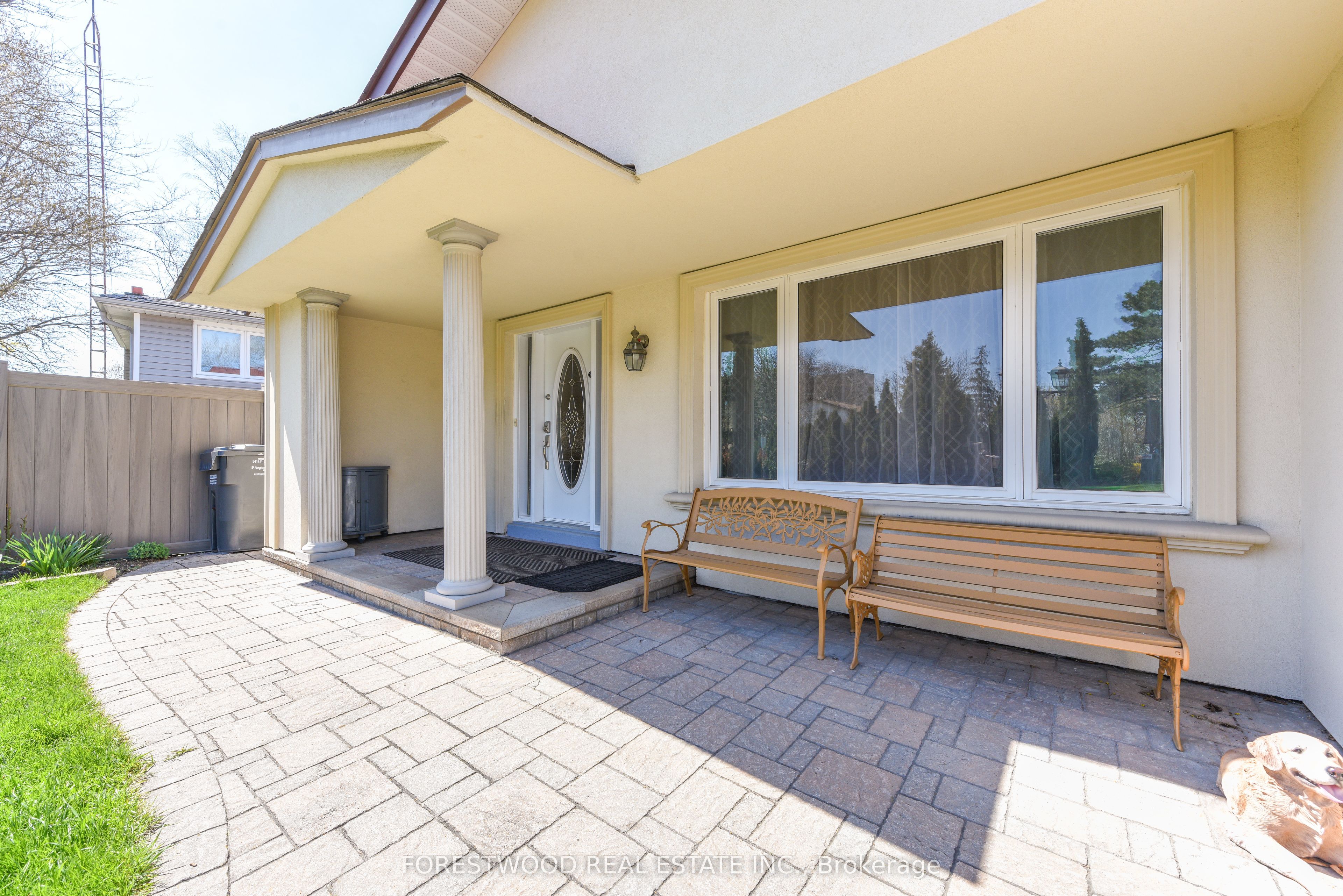 571 Silver Creek Boulevard, Mississauga, ON L5A 2B6 photo 3