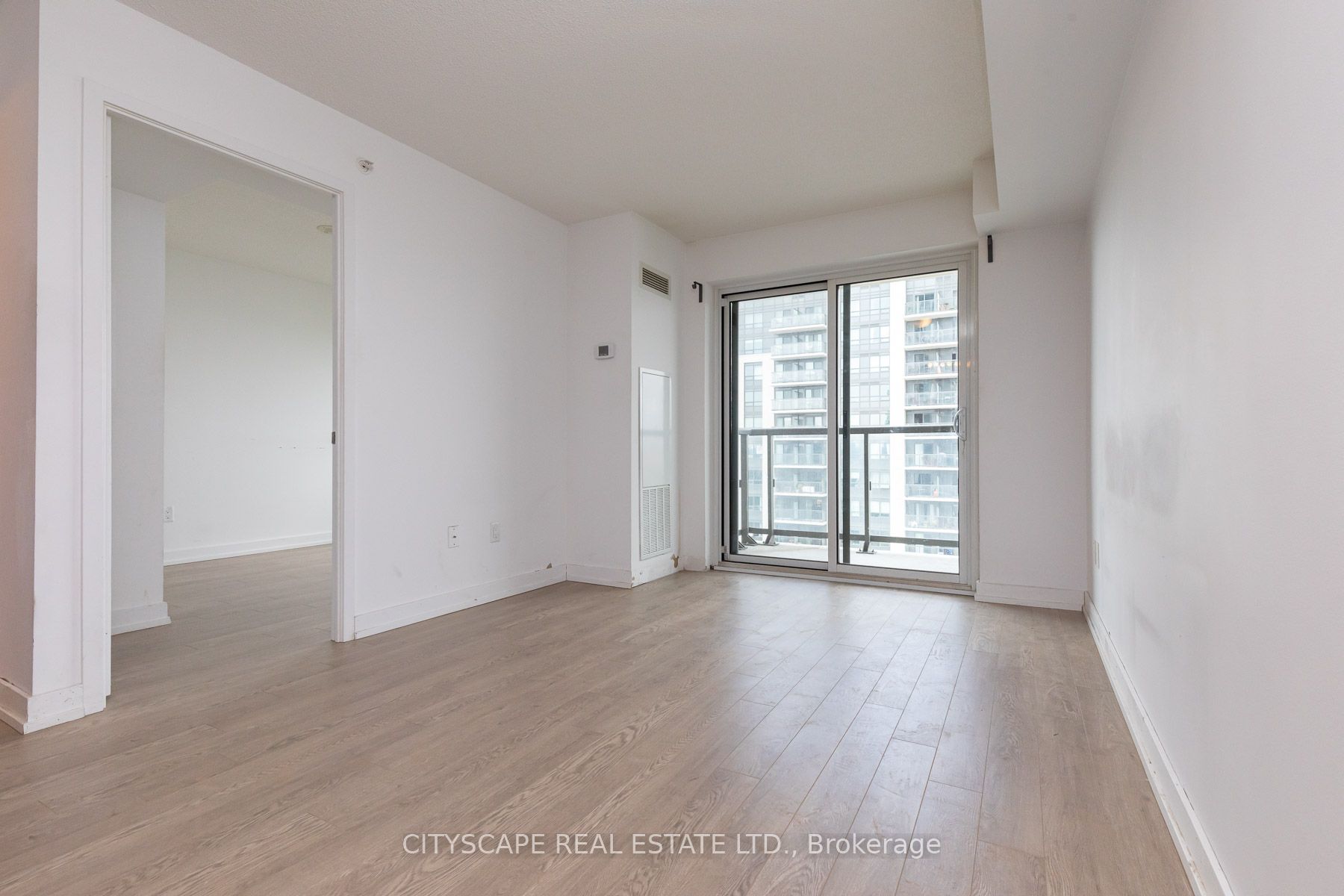 1410 Dupont Street 1808, Toronto, ON M6H 0B6 photo 5