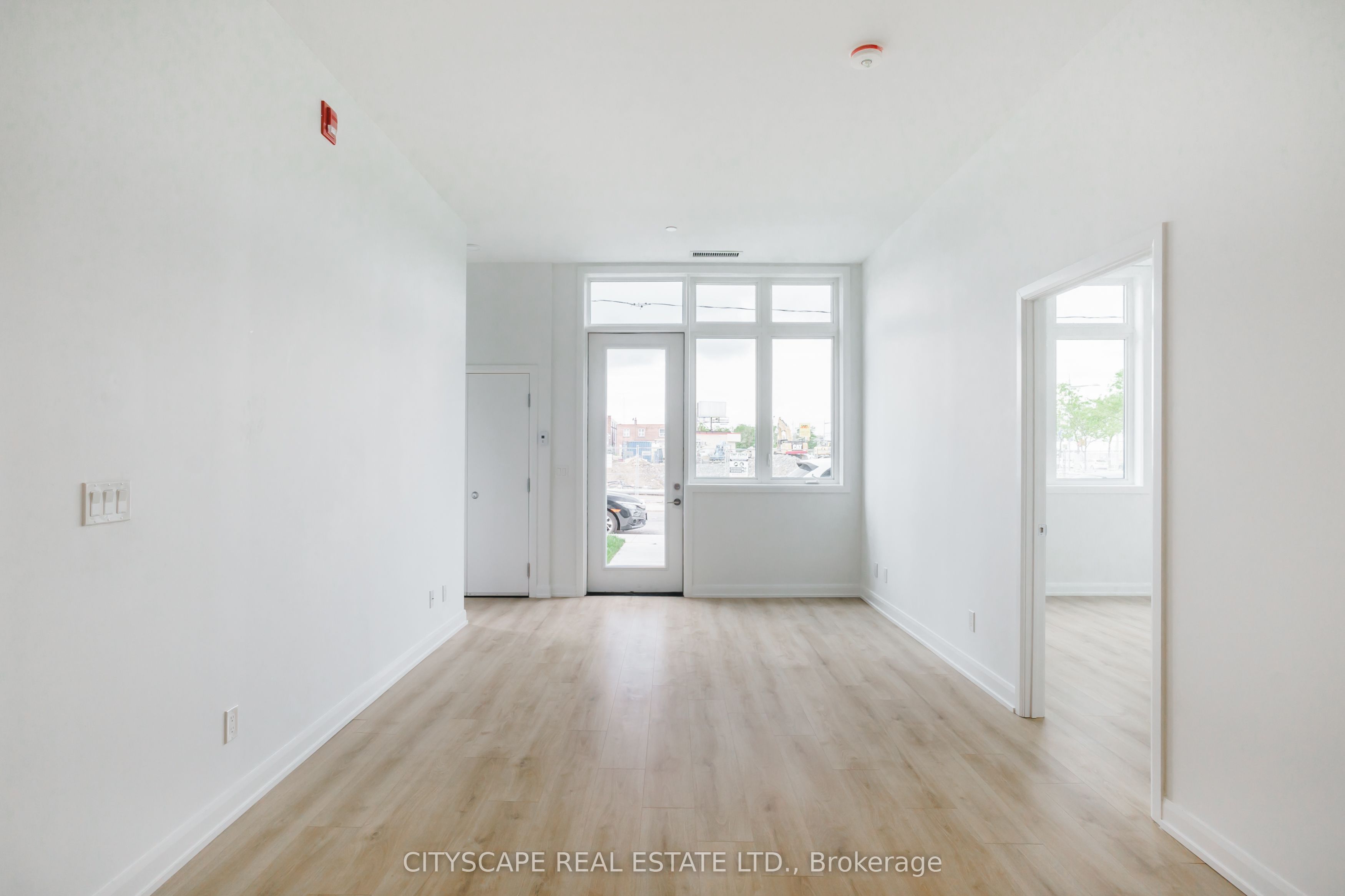 385 Osler Street 102, Toronto, ON M6N 0B2 photo 2