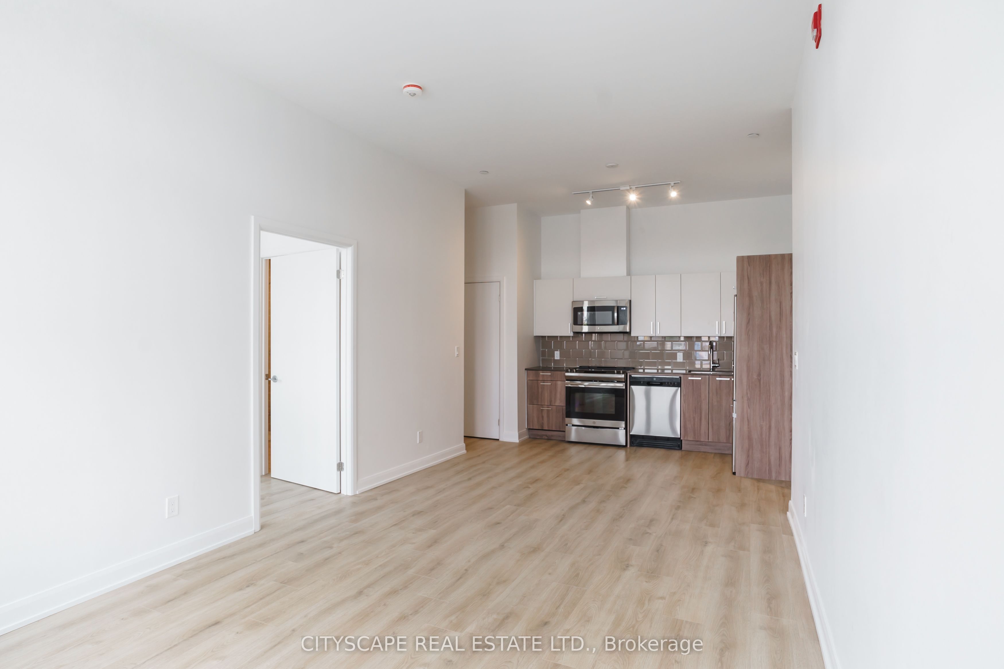 385 Osler Street 102, Toronto, ON M6N 0B2 photo 3