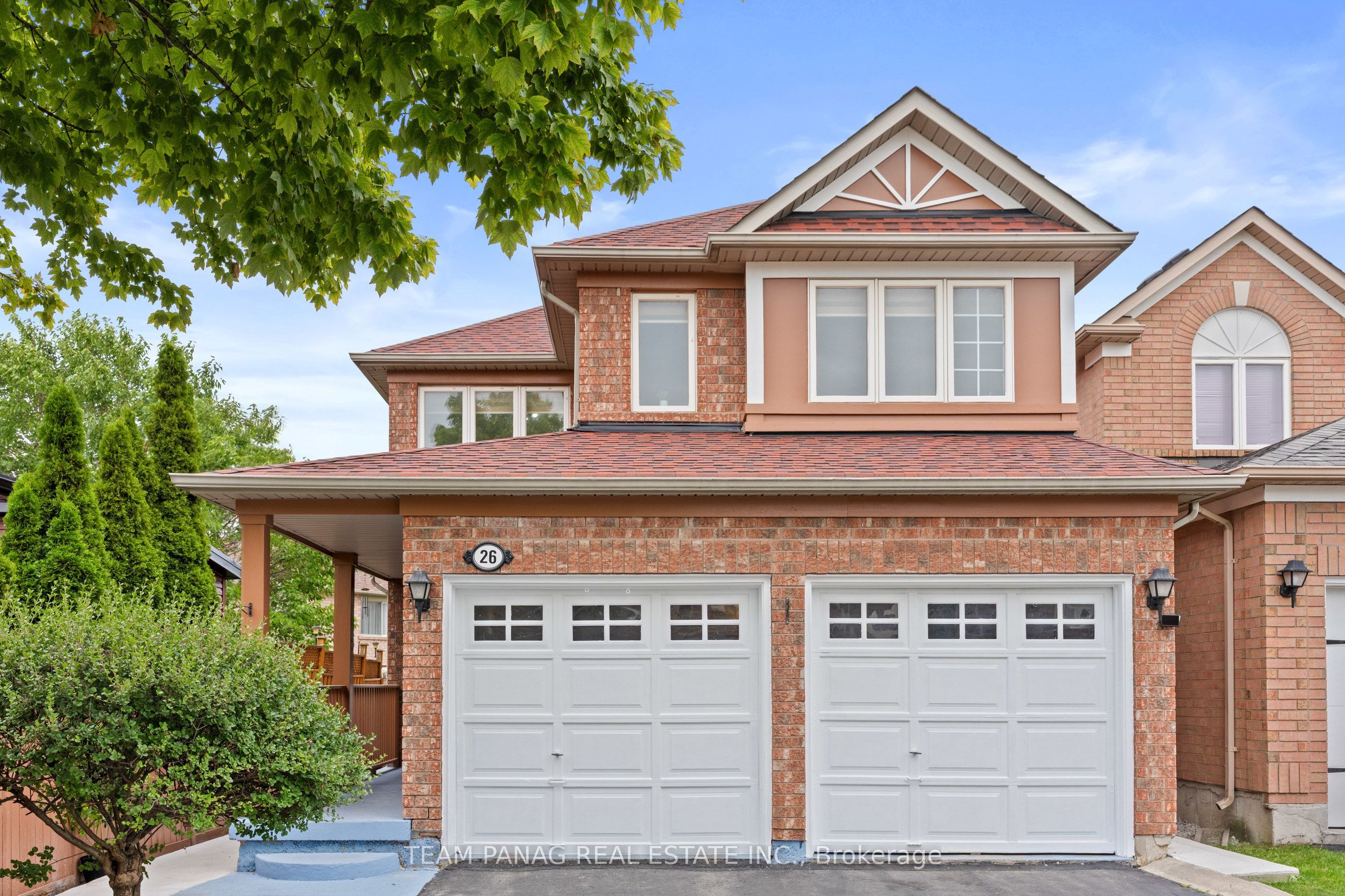 26 Narrow Valley Crescent, Brampton, ON L6R 2M6 photo 2