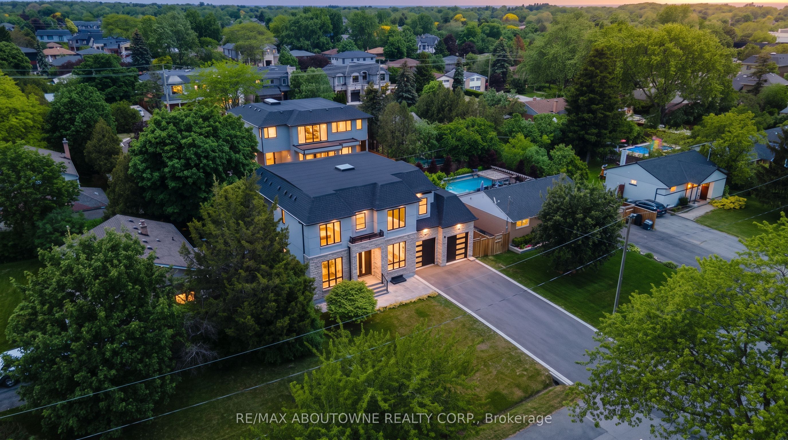 455 Samford Place, Oakville, ON L6L 4E7 photo 2