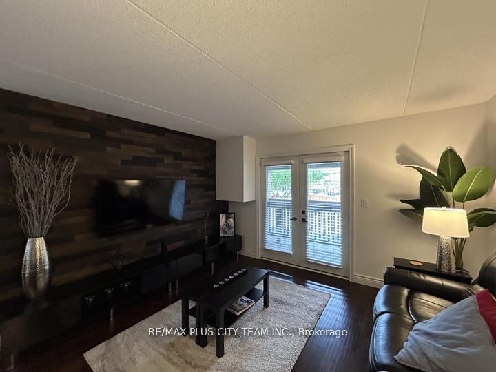 2030 Cleaver Avenue 220, Burlington, ON L7M 4C3 photo 2