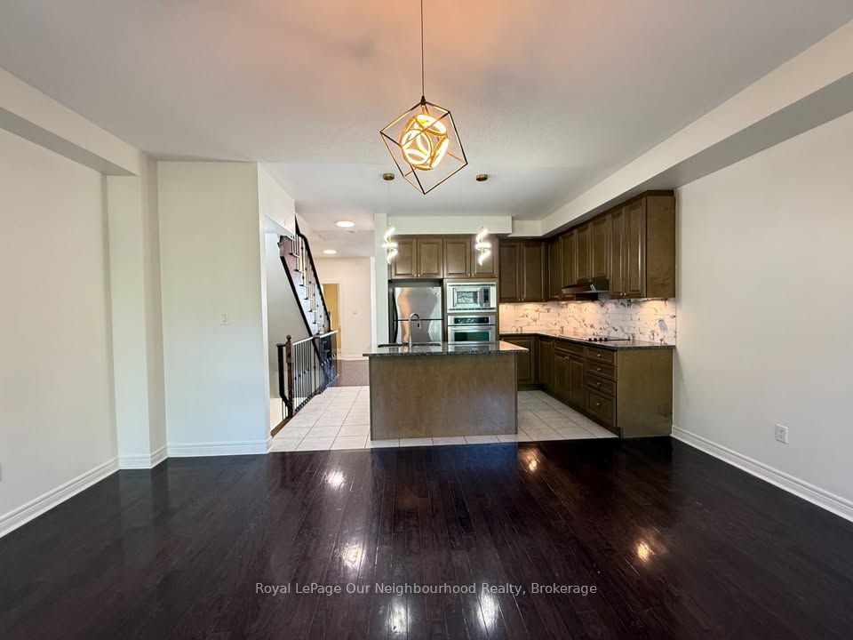 5710 Long Valley Road 4, Mississauga, ON L5M 0M1 photo 3