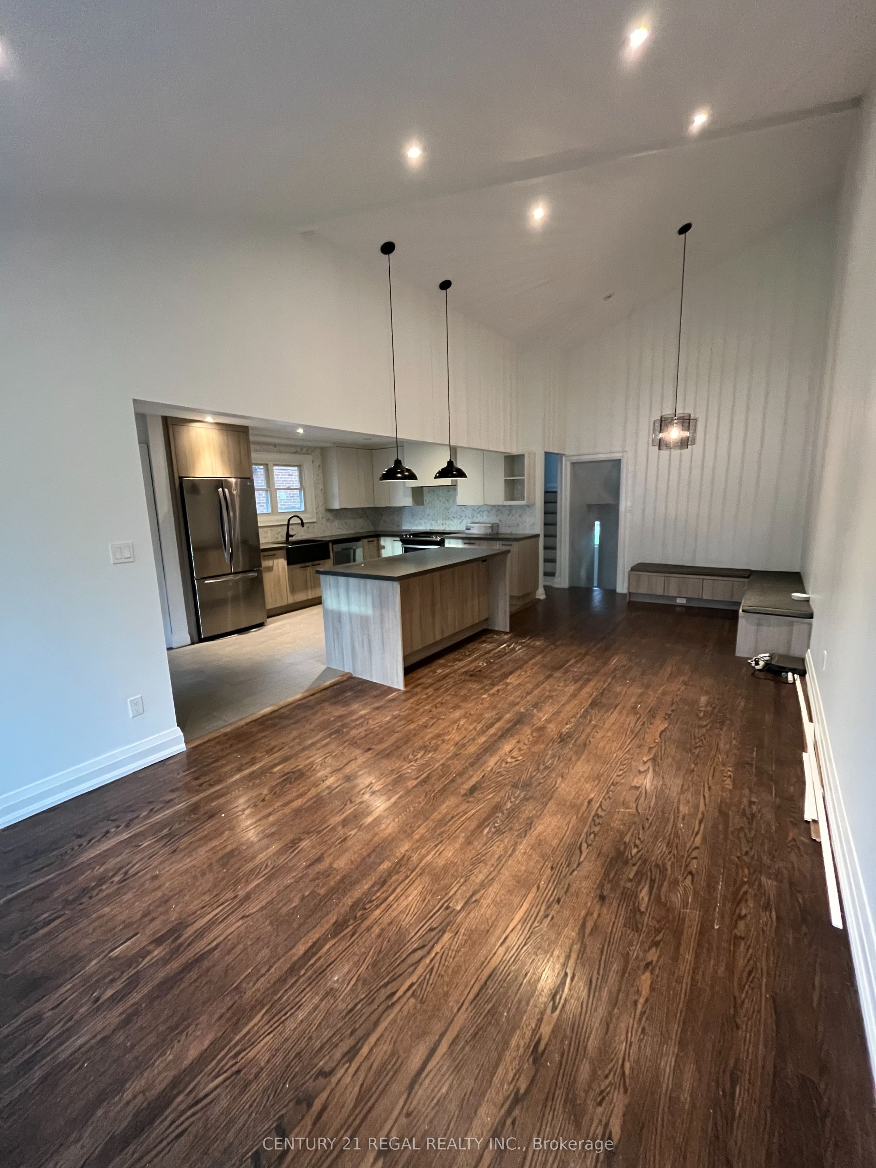 127 Bellman Avenue, Toronto, ON M8W 4A6 photo 2